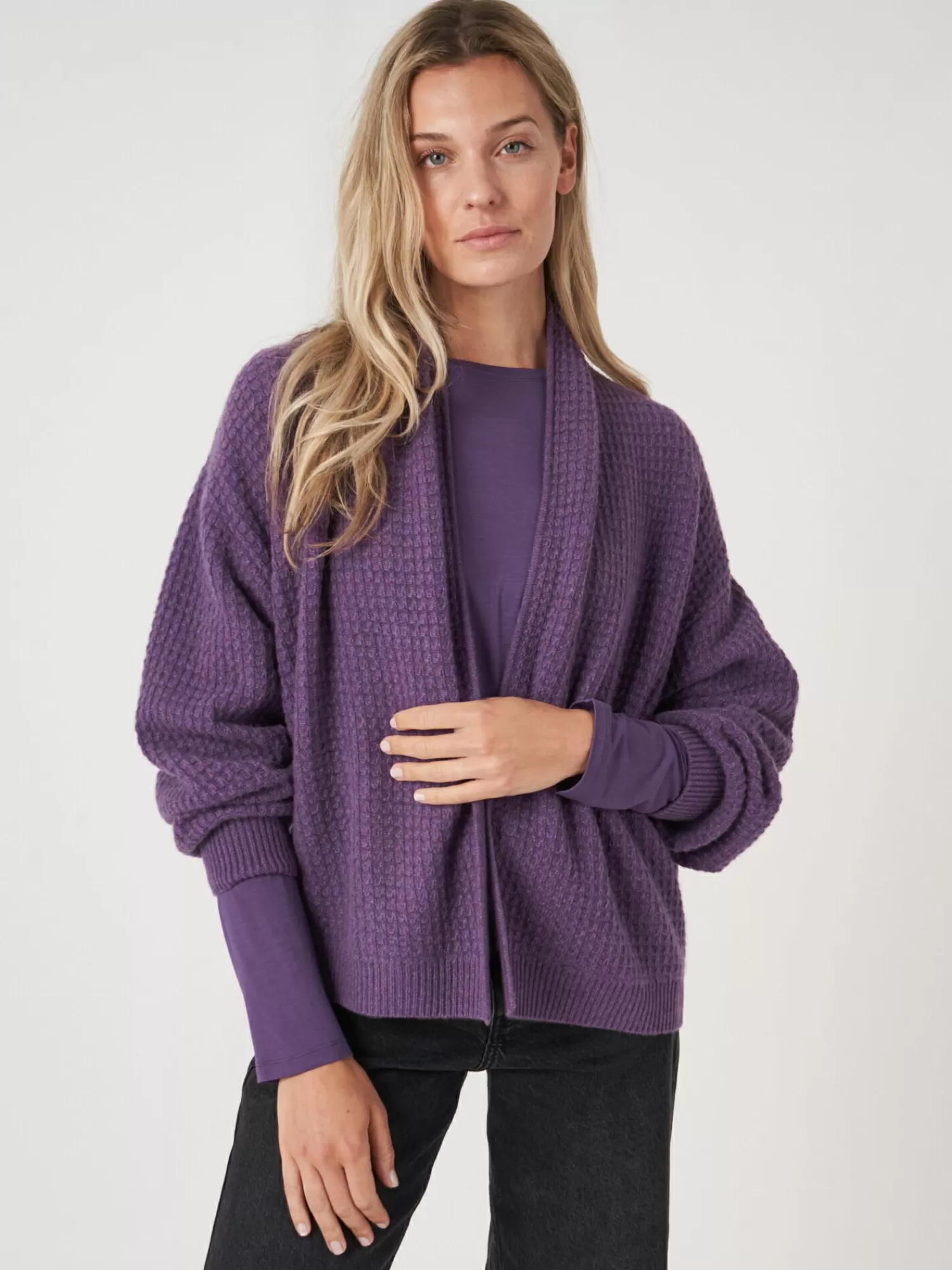 Veste en cachemire à motif relief - Découpe originale pour femme avec finition délicate