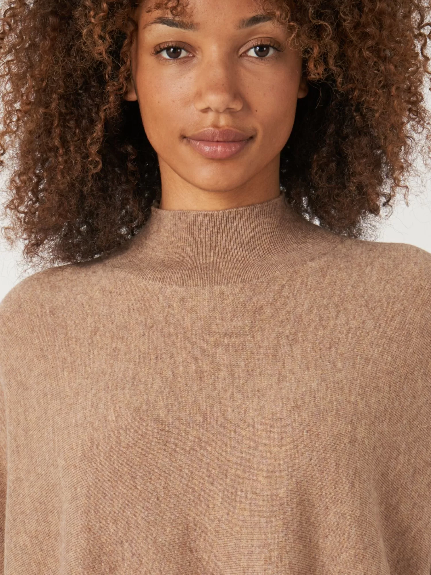 Élégant Poncho Tricoté Main en Mélange Cachemire - Taille Généreuse pour Femme (Promo Exclusives)