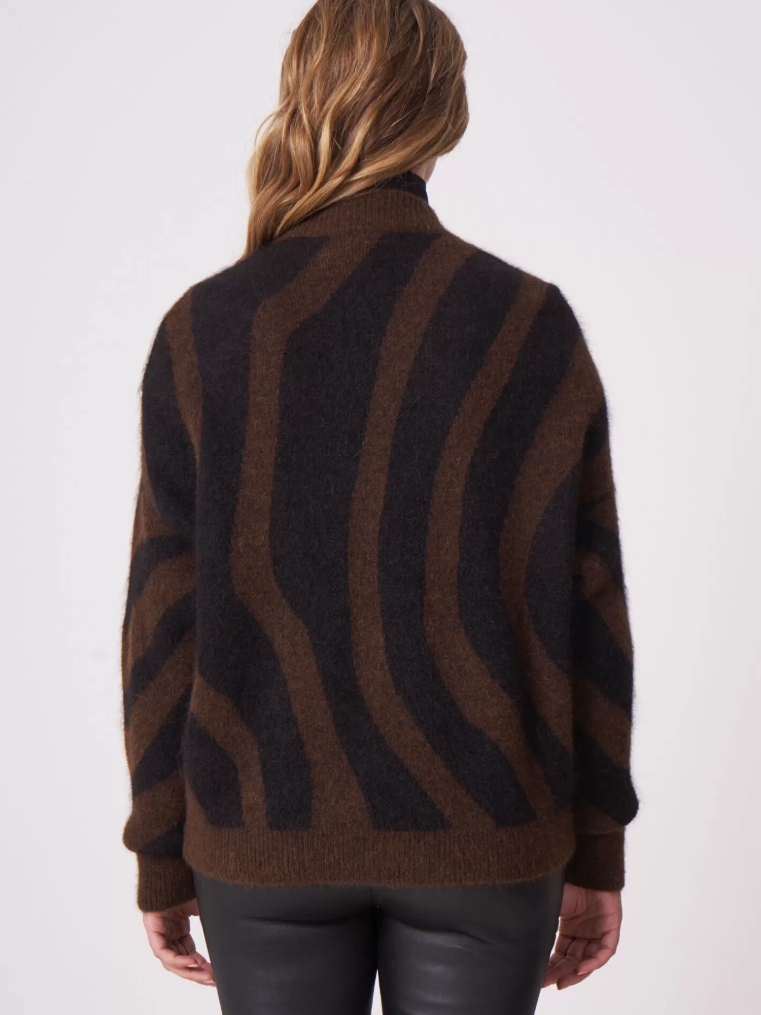 Pull femme col V jacquard tricoté main - Modèle oversize confortable à motifs graphiques