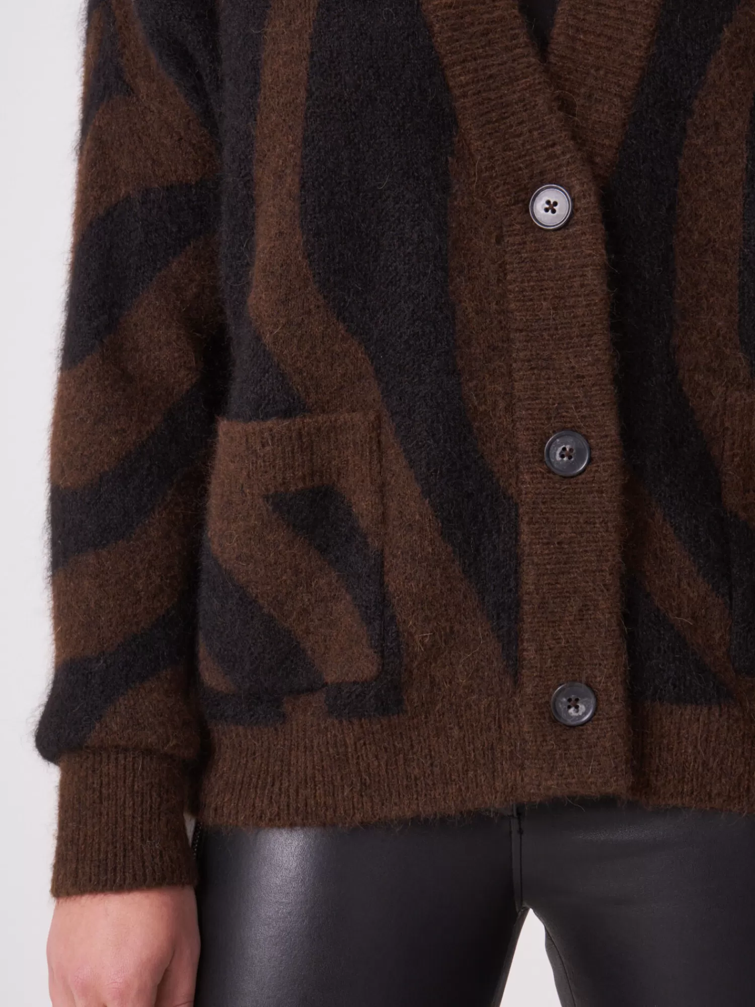 Pull femme col V jacquard tricoté main - Modèle oversize confortable à motifs graphiques
