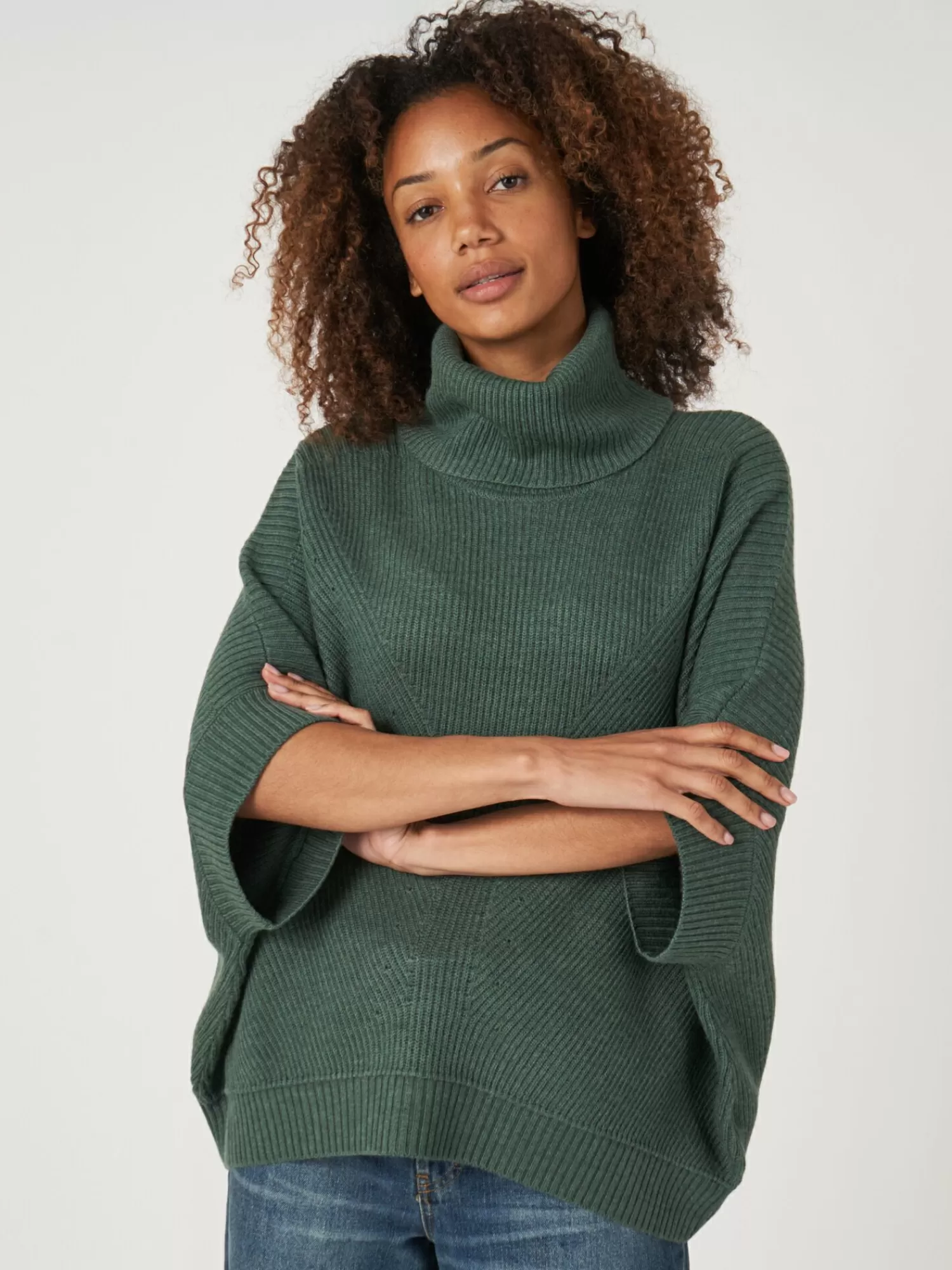 Pull poncho oversize à col montant - Confort féminin en laine douce