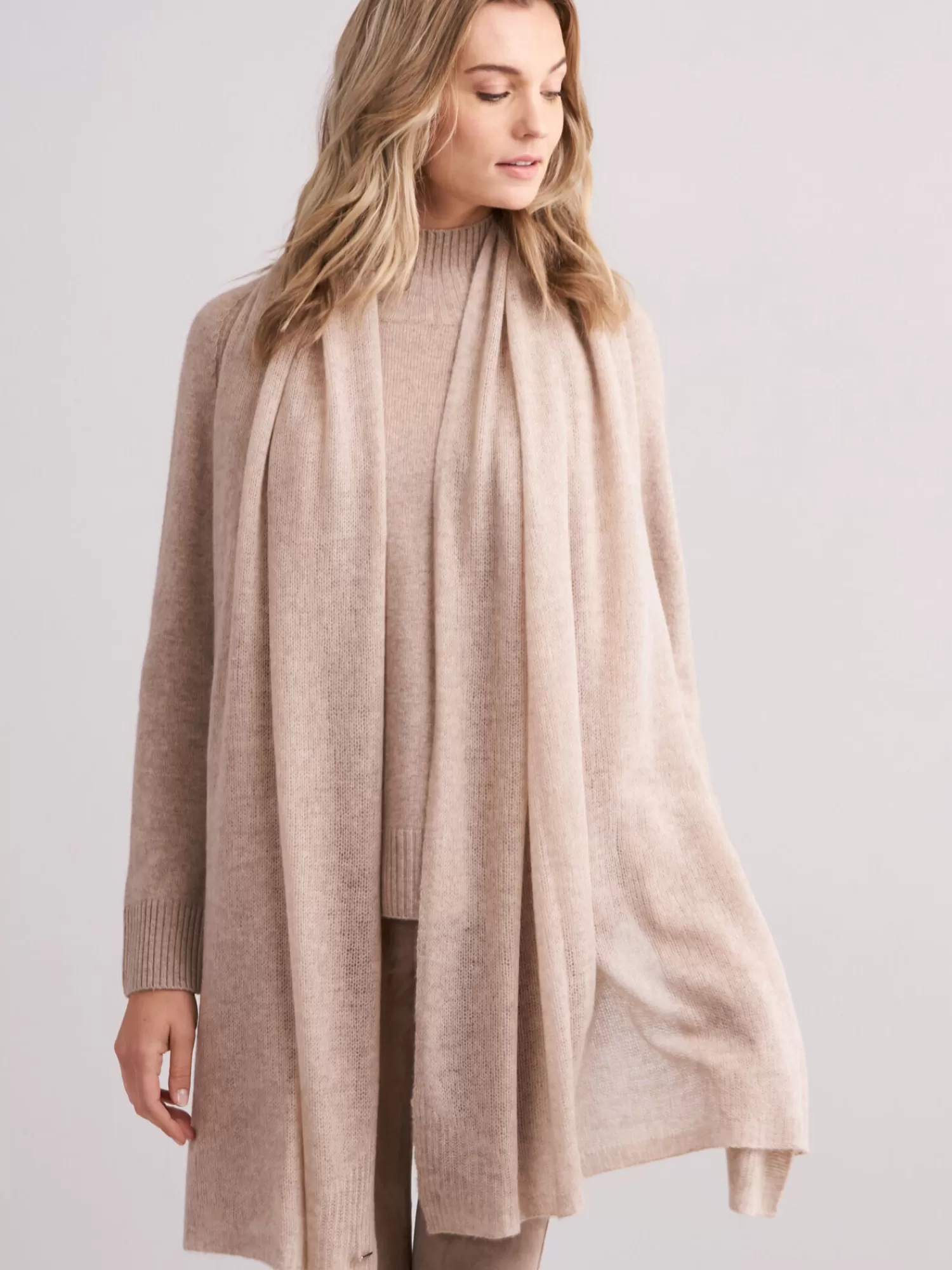 Écharpe Femme en Cachemire - Modèle Long et Doux pour un Hiver Élégant