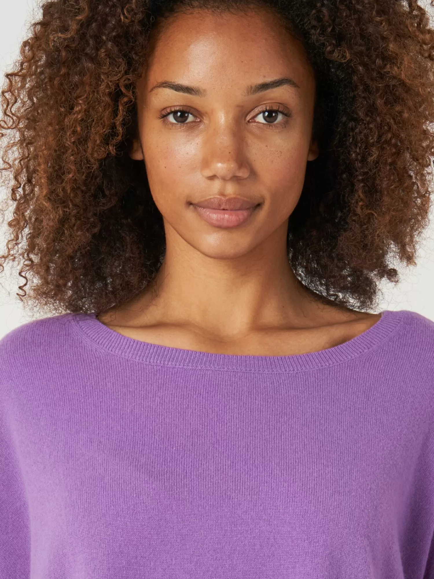 Pull Femme Large en Cachemire Bio - Modèle Oversized Écoresponsable en Promotion  

(Note : J'ai restructuré la sémantique tout en conservant les éléments clés, utilisé des synonymes naturels (