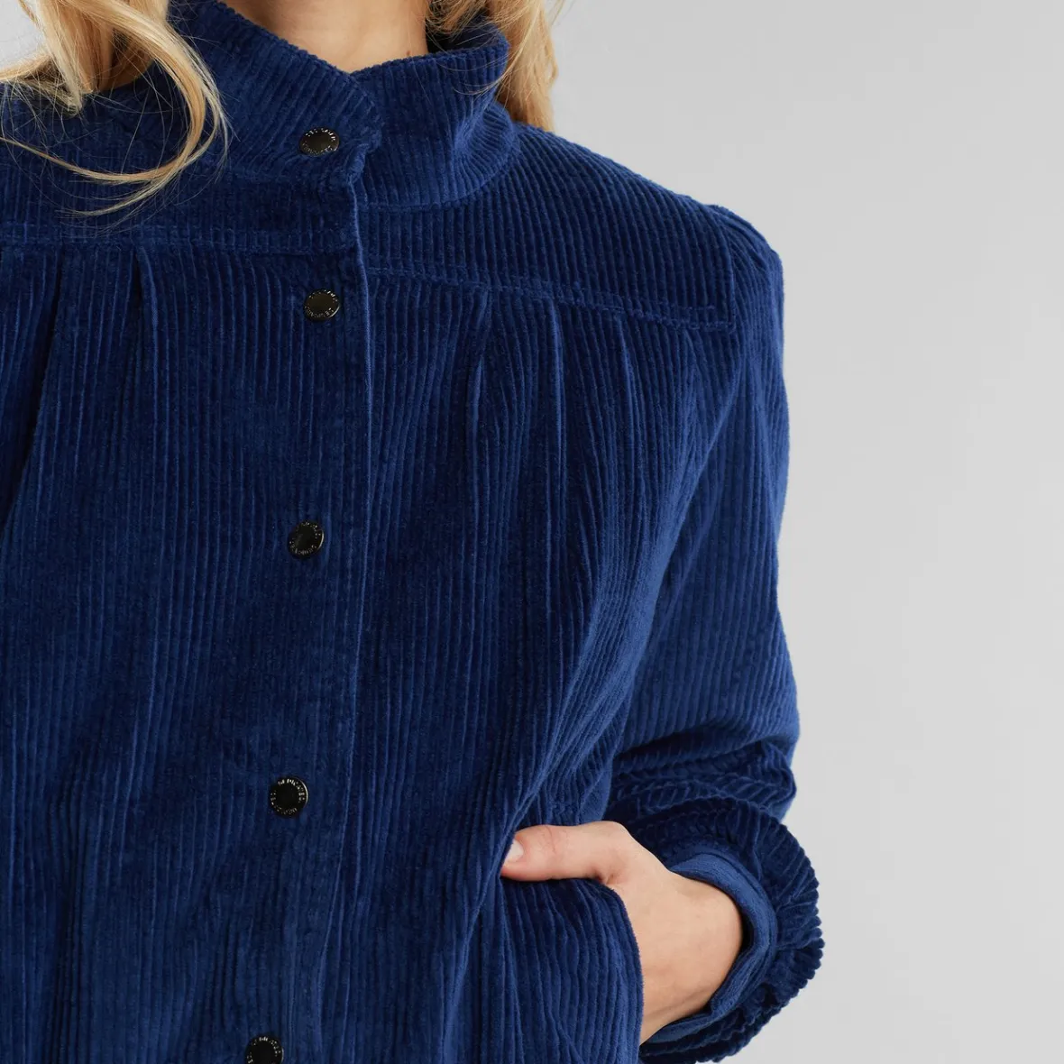 Veste matelassée femme Ljungby en velours côtelé bleu nuit – Promotion exclusive