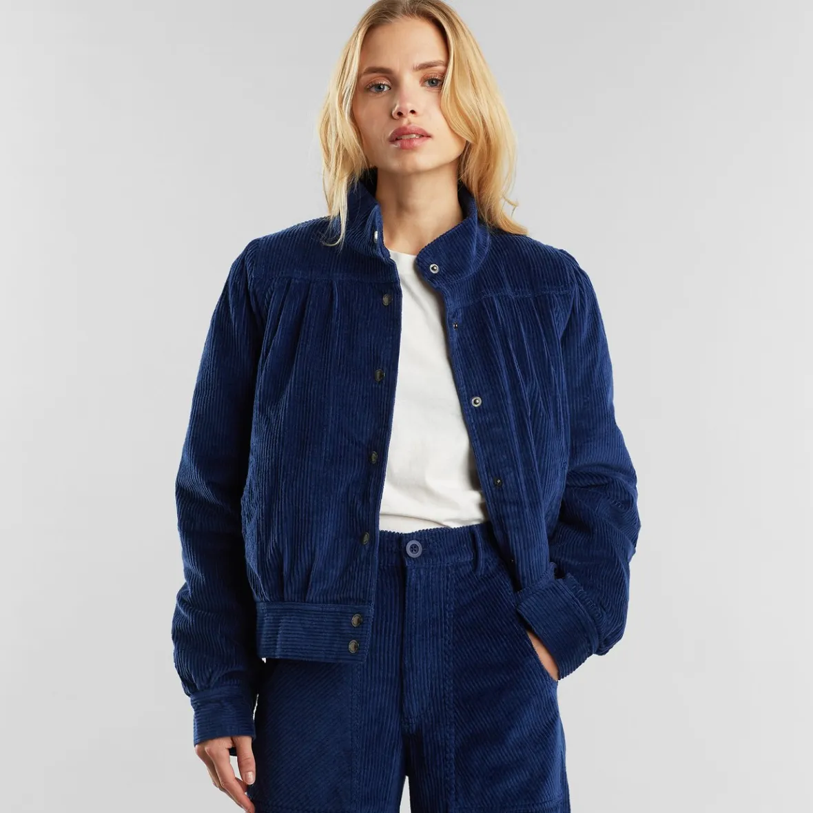Veste matelassée femme Ljungby en velours côtelé bleu nuit – Promotion exclusive