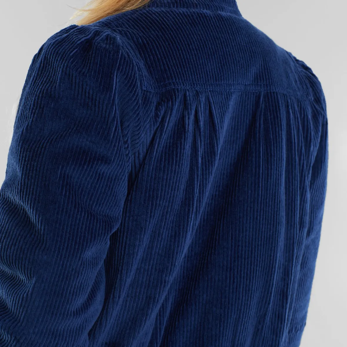 Veste matelassée femme Ljungby en velours côtelé bleu nuit – Promotion exclusive