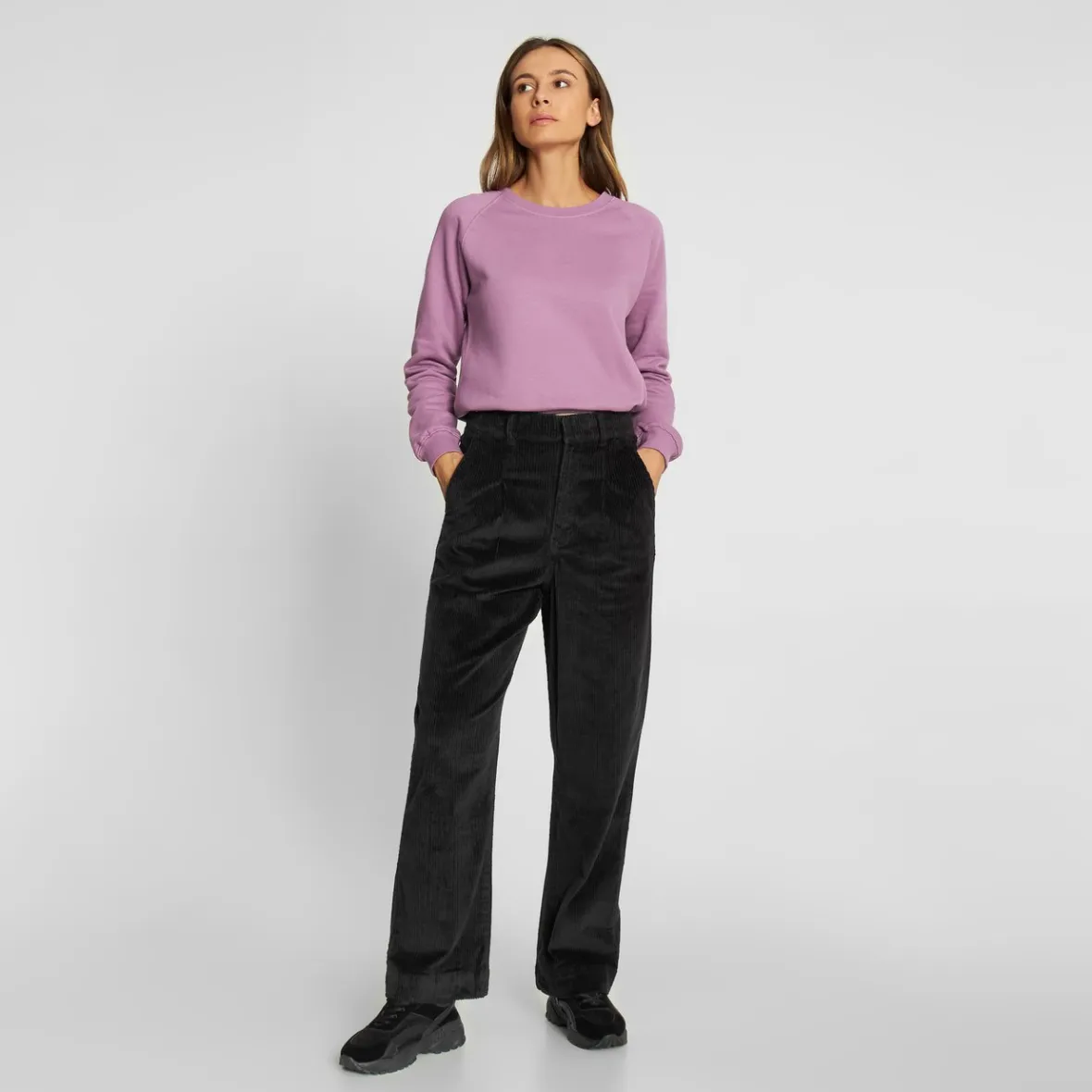 Pantalon femme velours côtelé Uddevalla noir - Style décontracté à petit prix