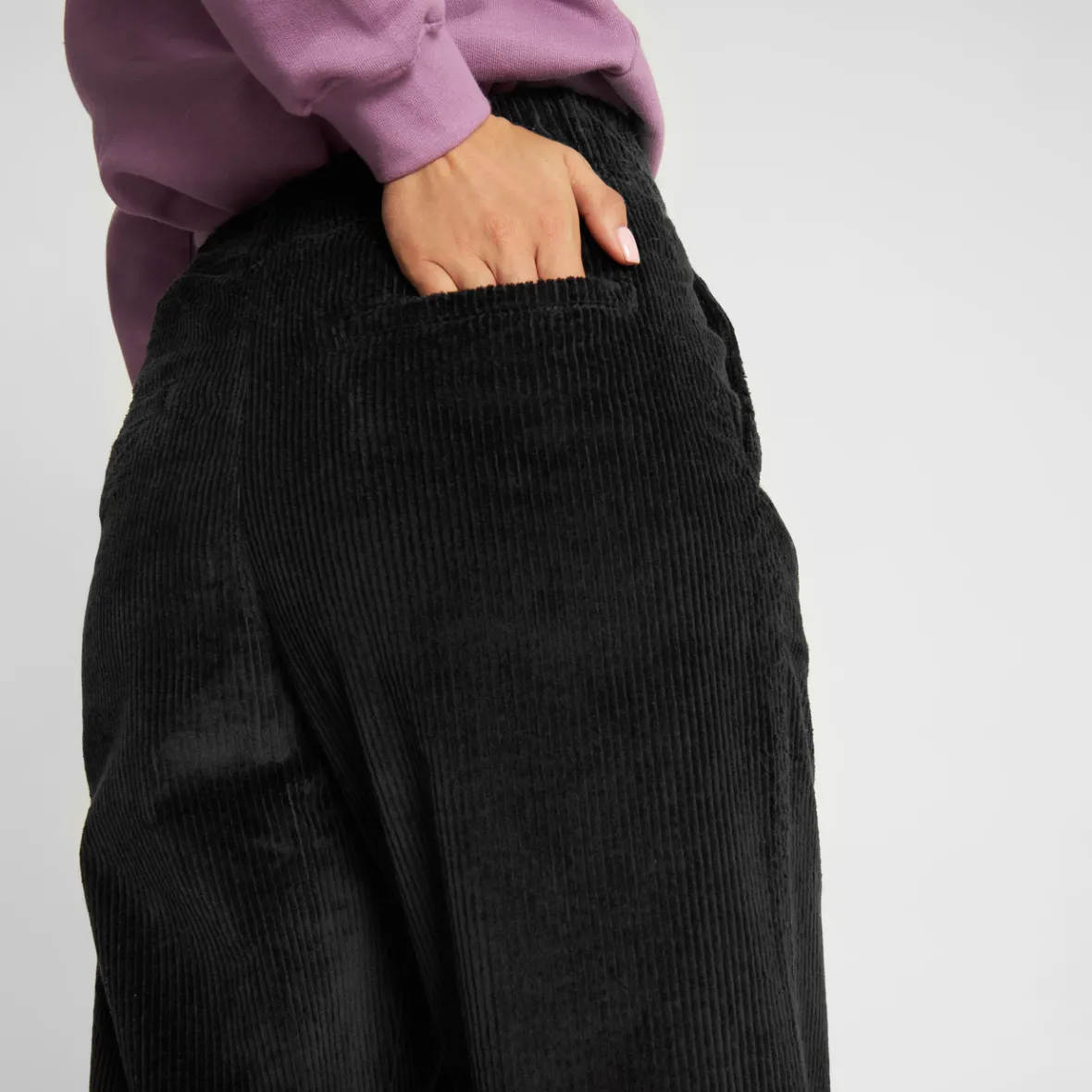 Pantalon femme velours côtelé Uddevalla noir - Style décontracté à petit prix