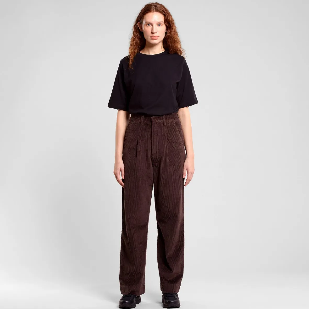 Pantalon Femme Uddevalla en Velours Brun Café - Élégant et Confortable, Profitez de nos Soldes Exceptionnels !