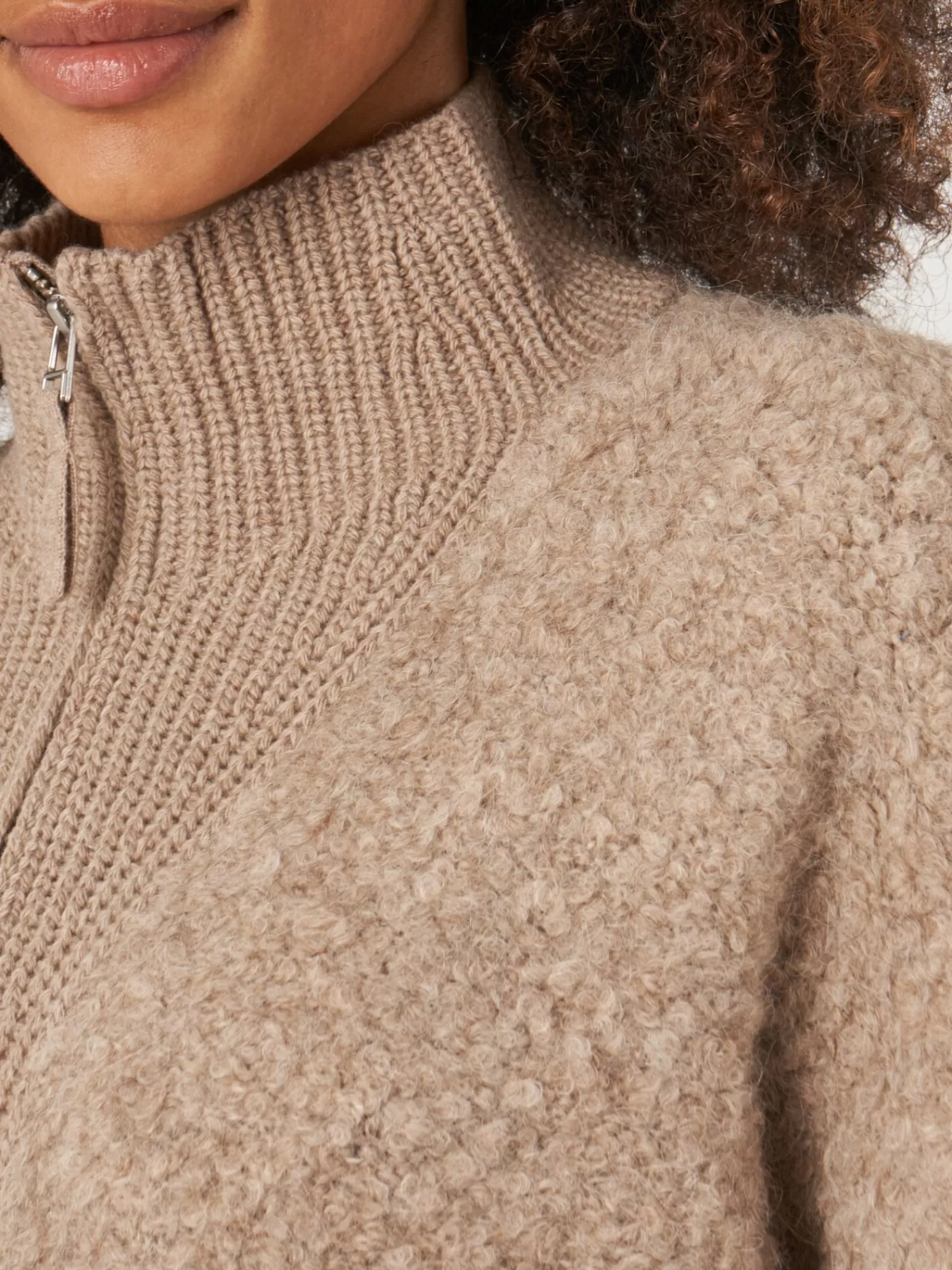 Poncho Pull Femme Élégant avec Col Zippé en Maille - Tissé en Laine Italienne Premium | Promotion Limitée ! 🔥🧶