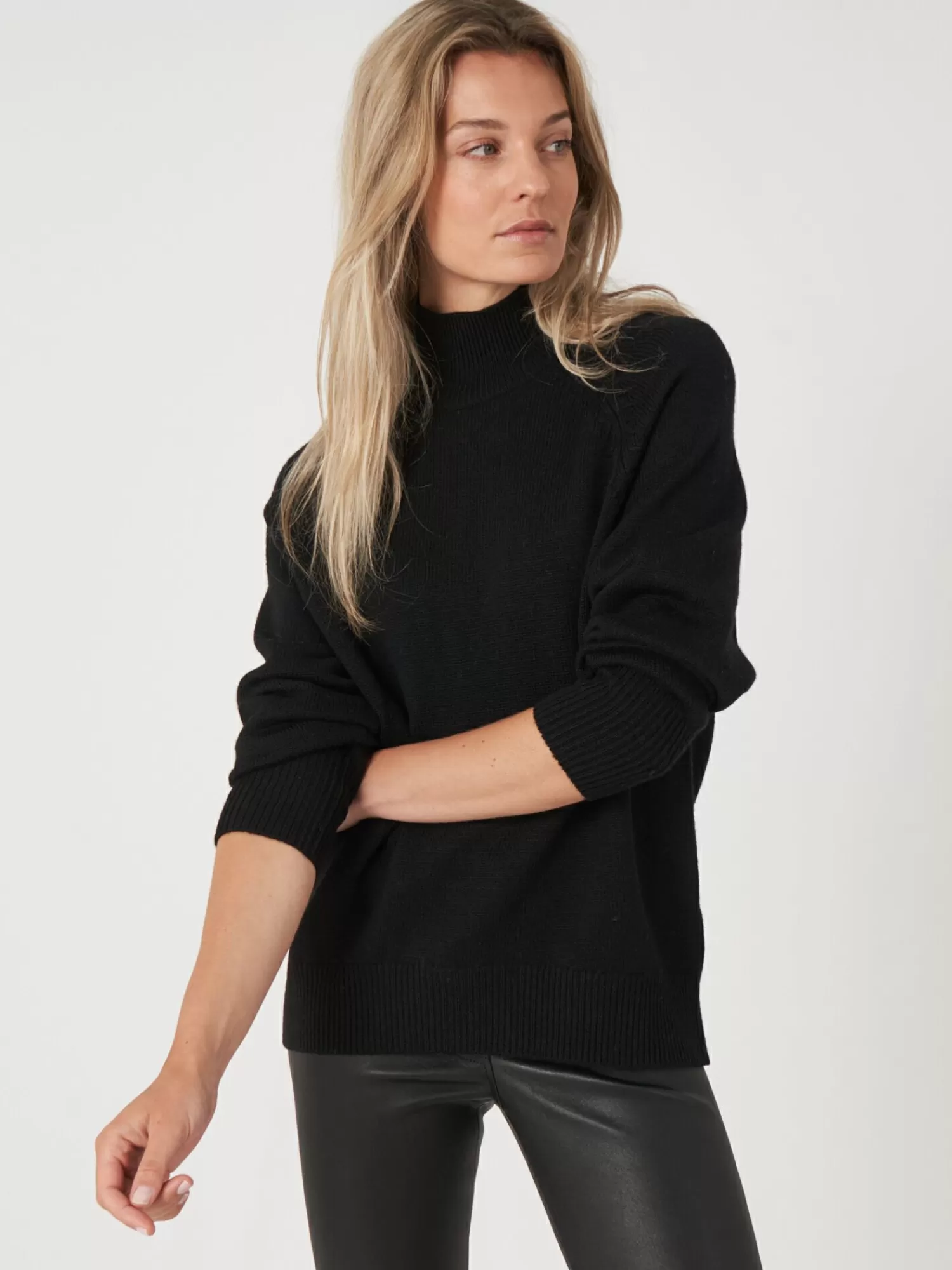 Pull Femme en Laine Mérinos Ultra Douce - Col Monté et Manches Raglan, Style Intemporel Hiver 2024 - Léger et Chaud pour Tenue Élégante au Quotidien
