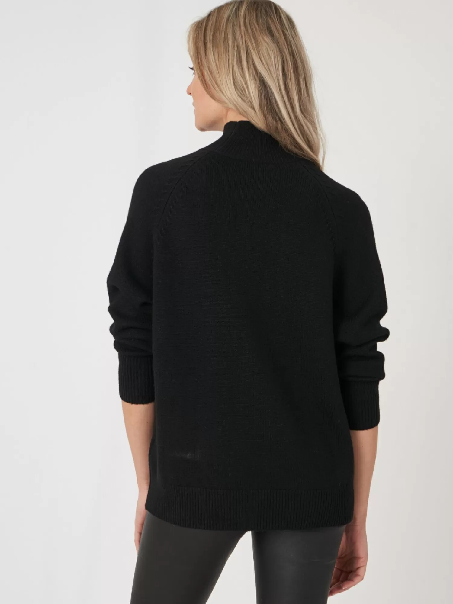 Pull Femme en Laine Mérinos Ultra Douce - Col Monté et Manches Raglan, Style Intemporel Hiver 2024 - Léger et Chaud pour Tenue Élégante au Quotidien