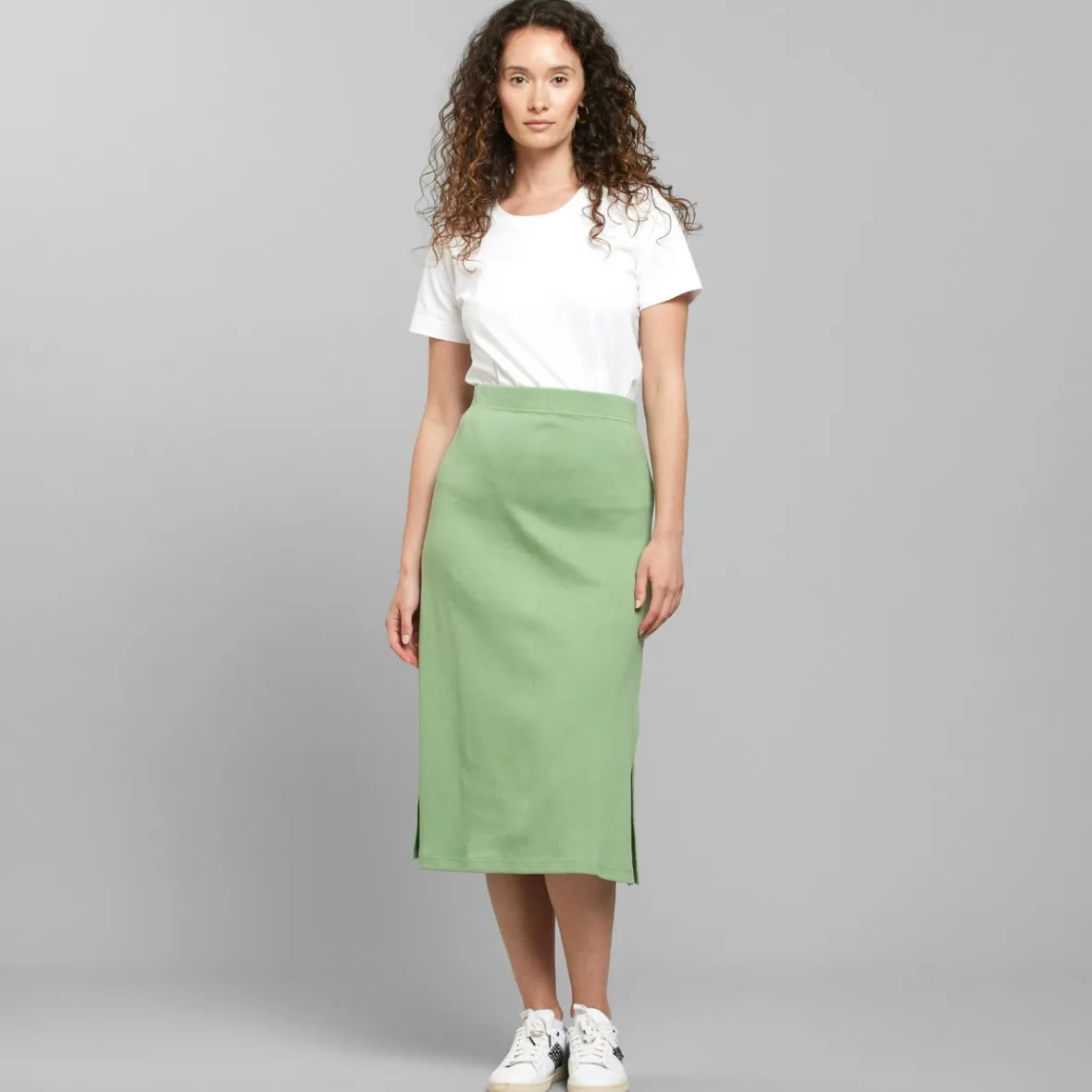Jupes Femme Kvarnvik en Côtes Marine - Vert Océan Léger en Promo Éclair  

(Note : J'ai opté pour une structure syntaxique inversée typique du marketing français, intégré des nuances chromatiques (