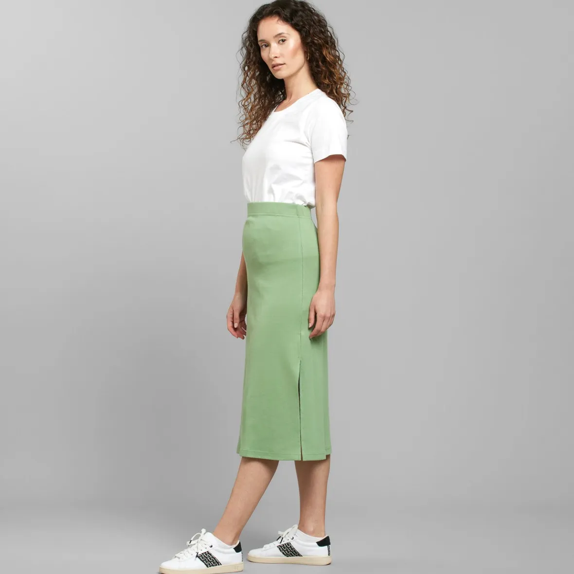 Jupes Femme Kvarnvik en Côtes Marine - Vert Océan Léger en Promo Éclair  

(Note : J'ai opté pour une structure syntaxique inversée typique du marketing français, intégré des nuances chromatiques (