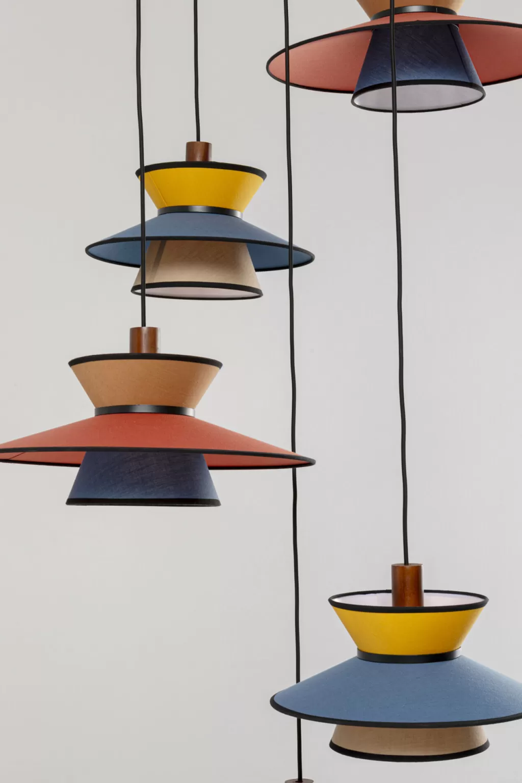 Luminaire Suspendu Design KARE - Collection Riva Arc-en-Ciel, Diamètre 87cm pour Déco Moderne Intérieur