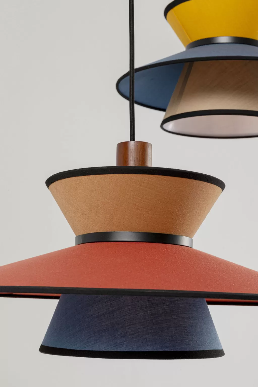 Luminaire Suspendu Design KARE - Collection Riva Arc-en-Ciel, Diamètre 87cm pour Déco Moderne Intérieur