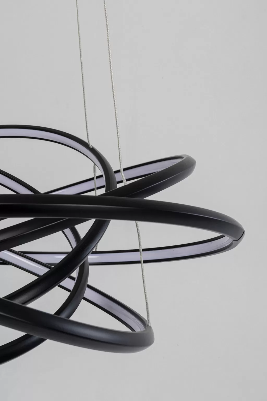 Lustre suspendu Saturn - Design épuré KARE en noir mat, diamètre 72cm pour éclairage contemporain