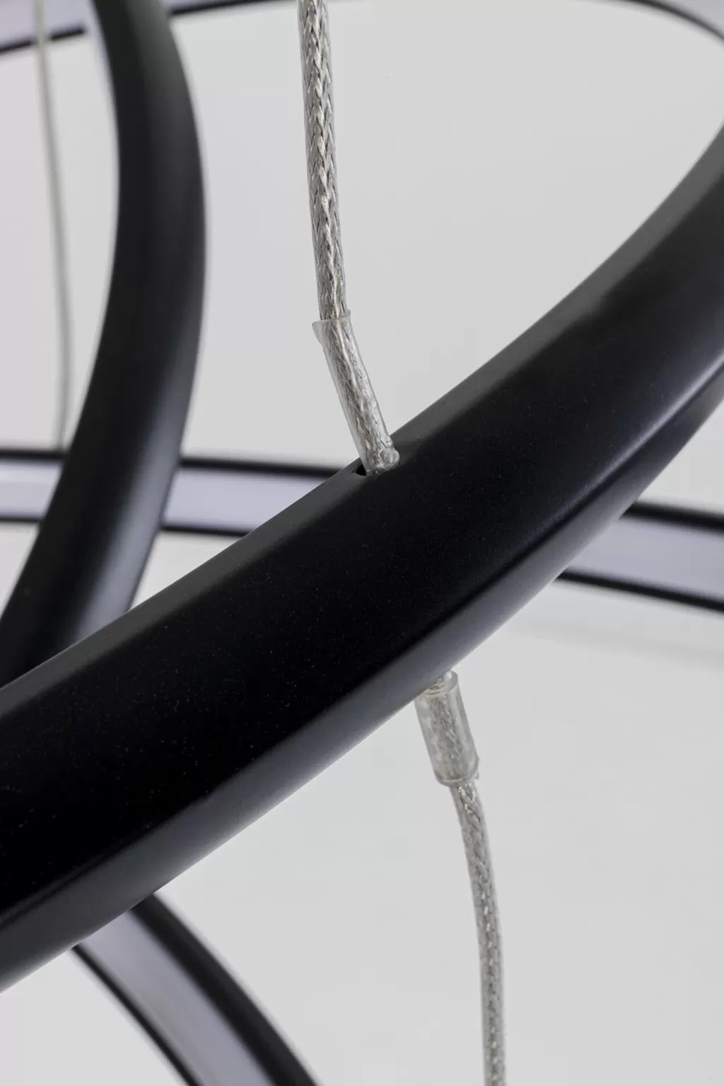 Lustre suspendu Saturn - Design épuré KARE en noir mat, diamètre 72cm pour éclairage contemporain