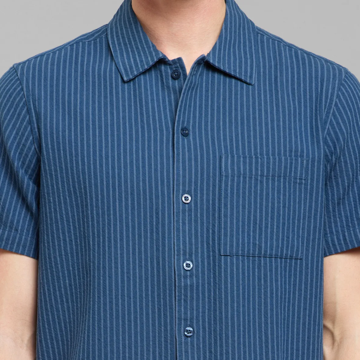 Chemise décontractée Brantevik - Rayures professionnelles en bleu marine foncé - Promotion exclusive