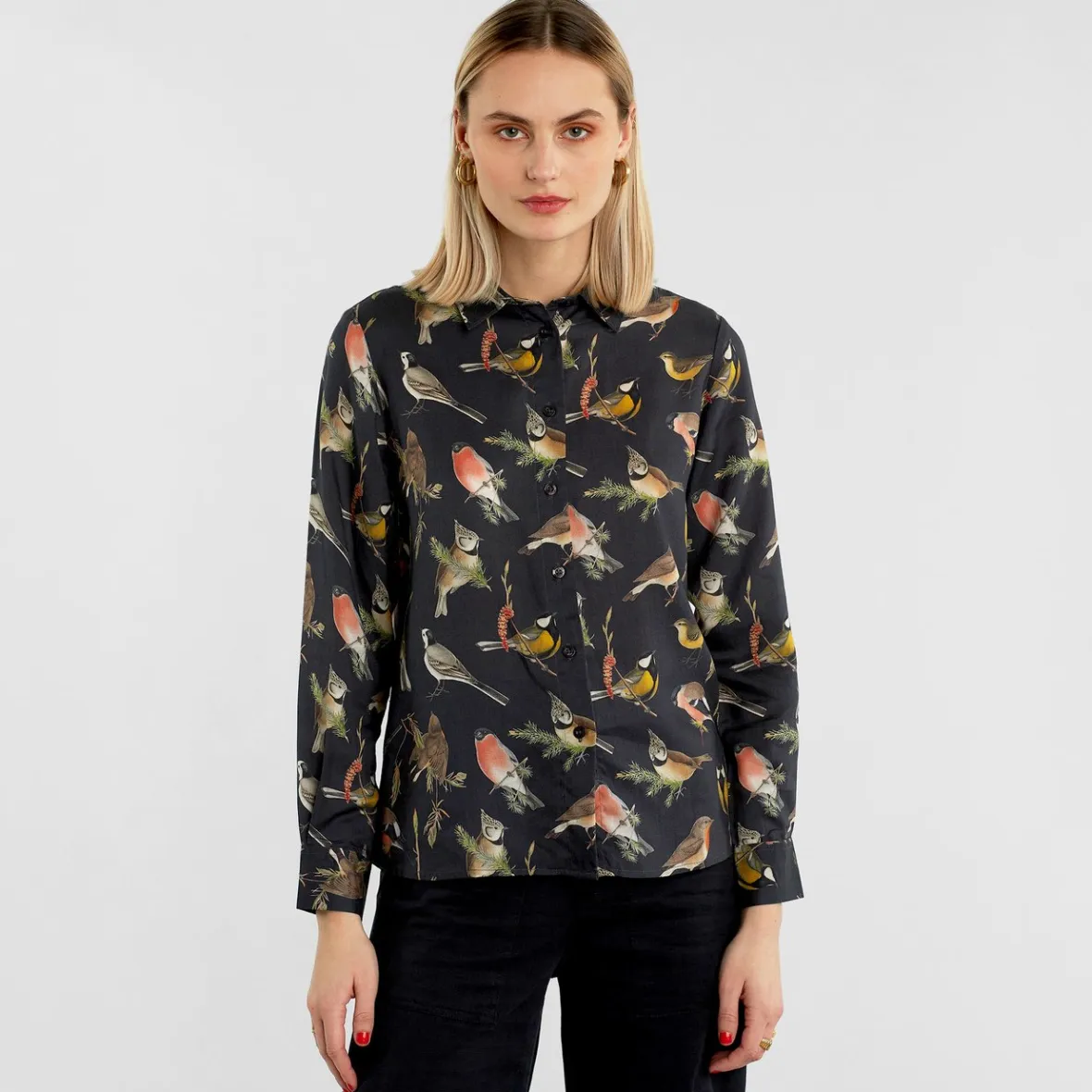 Nouveau modèle Dorothea - T-shirt femme imprimé oiseaux d'automne en destockage - Noir ébène
