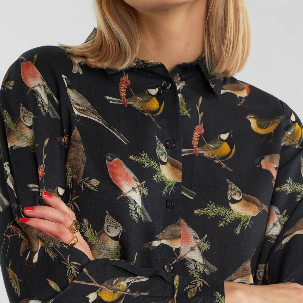 Nouveau modèle Dorothea - T-shirt femme imprimé oiseaux d'automne en destockage - Noir ébène