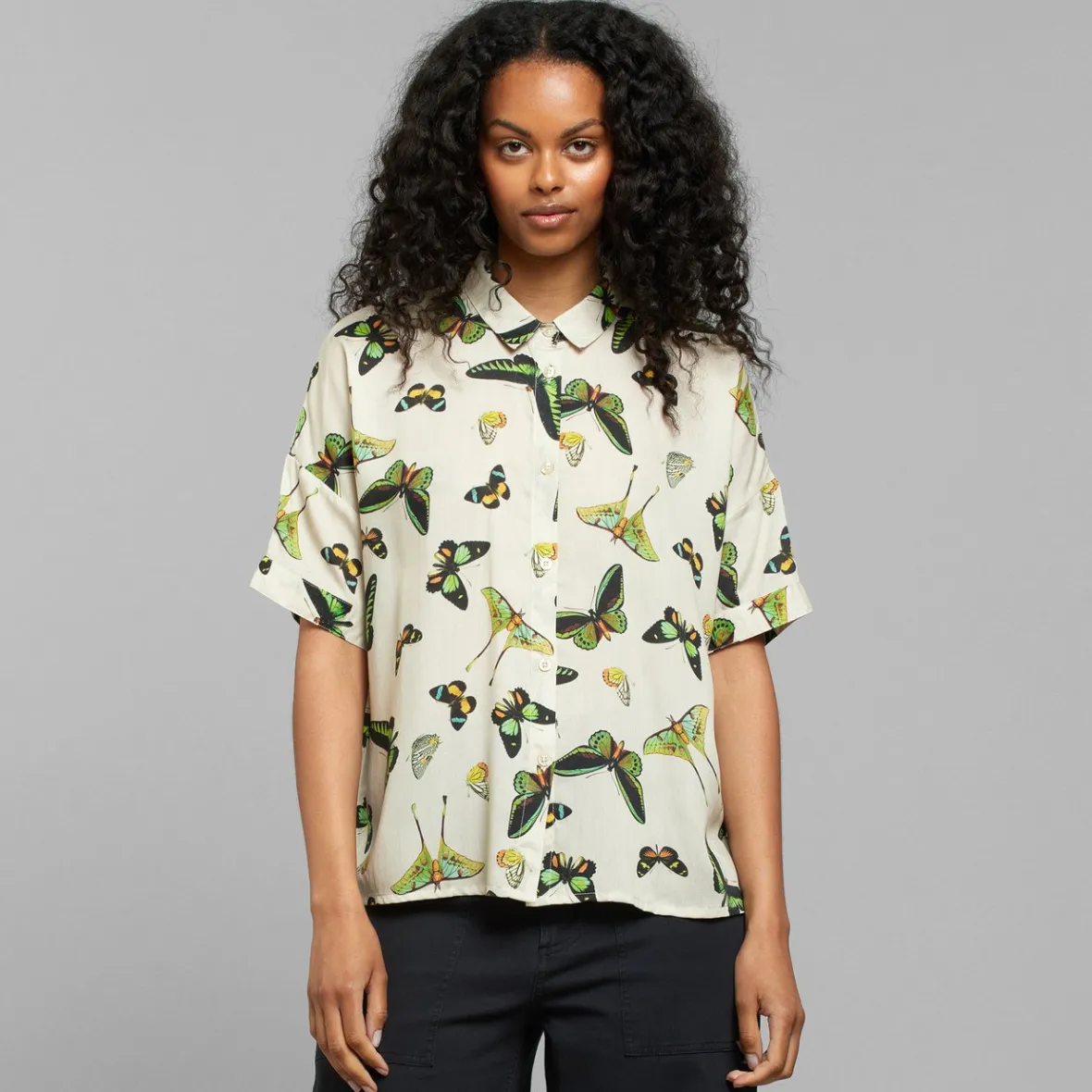 Chemise Femme Élégante Motif Papillon - Blanc Cèdre - Nouvelle Collection NiBé | Vente Flash Printemps
