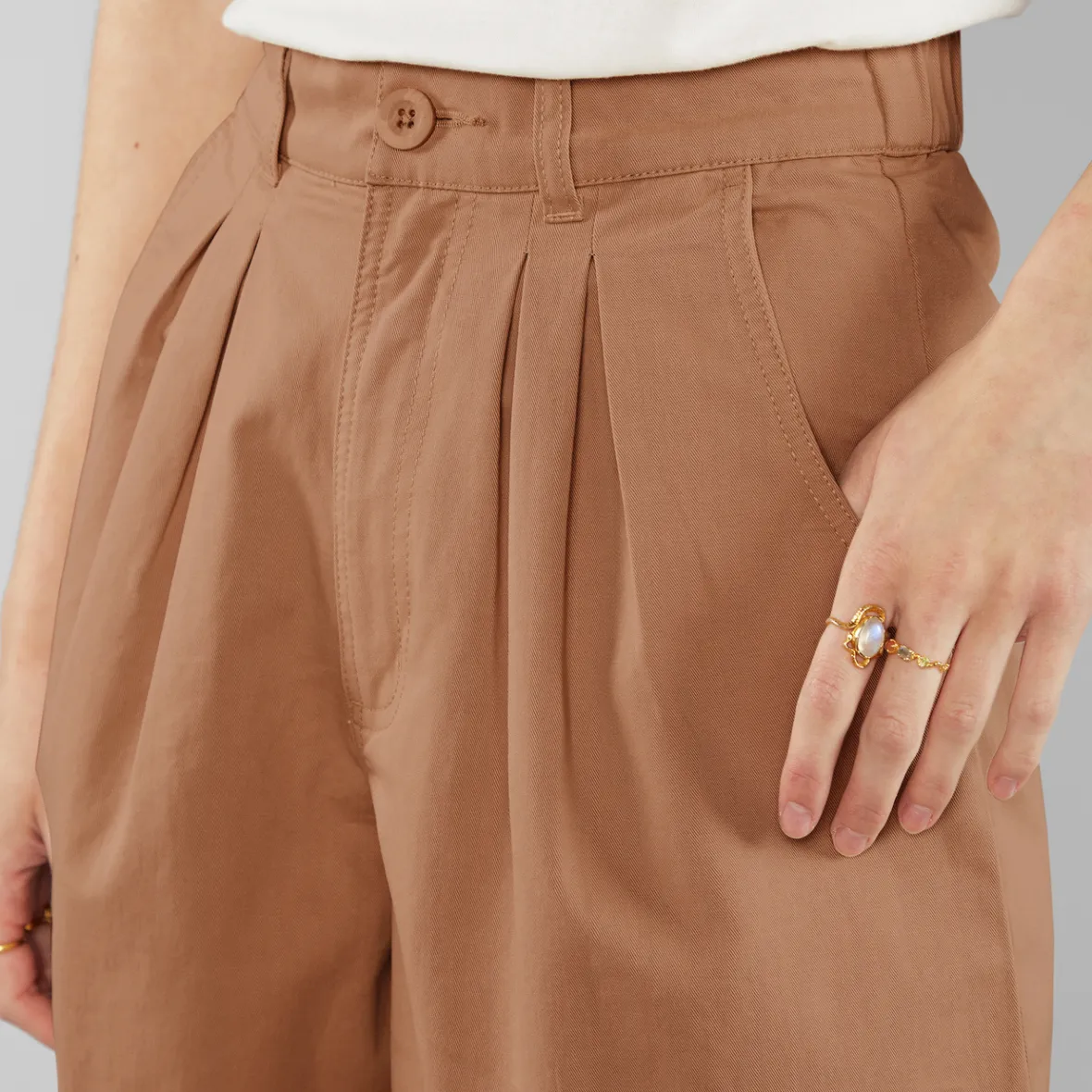 Bermudas femme Grundsund en brun bois - Confort et style en promotion en ligne