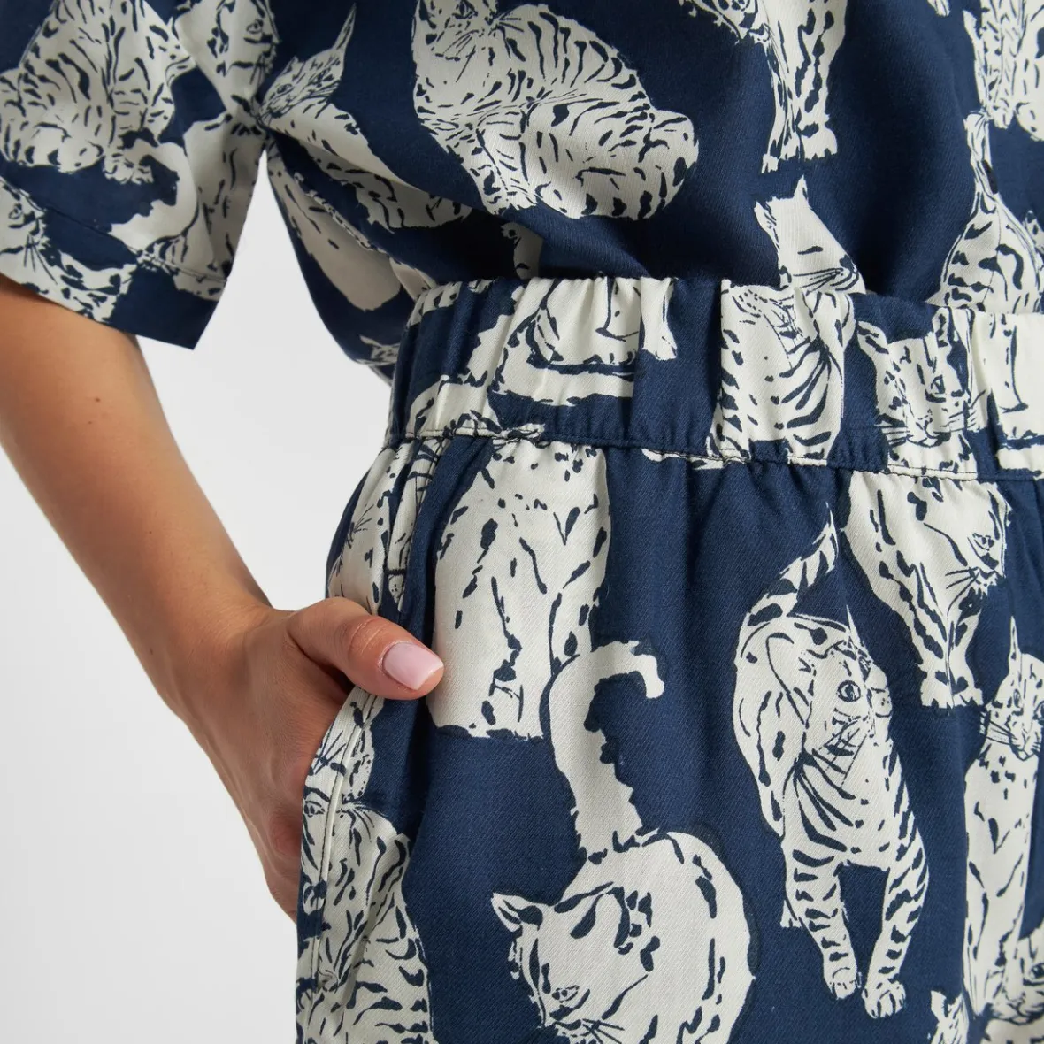 Short Décontracté Femme Bleu Marine - Collection Chats Sandvika en Promotion