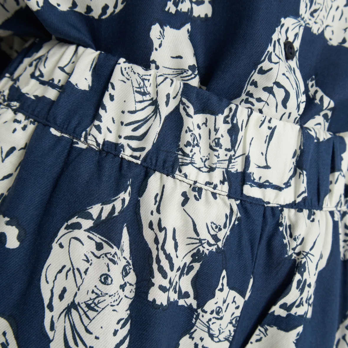 Short Décontracté Femme Bleu Marine - Collection Chats Sandvika en Promotion