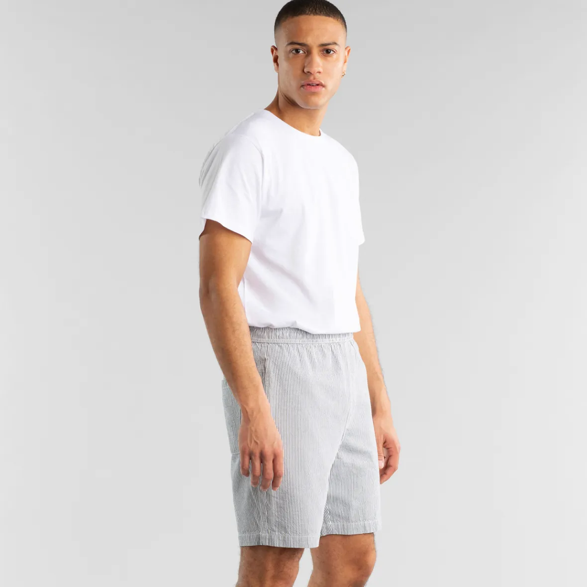 Élégants Shorts à Rayures Fines - Promotion Exclusive en Déstockage Vejle
