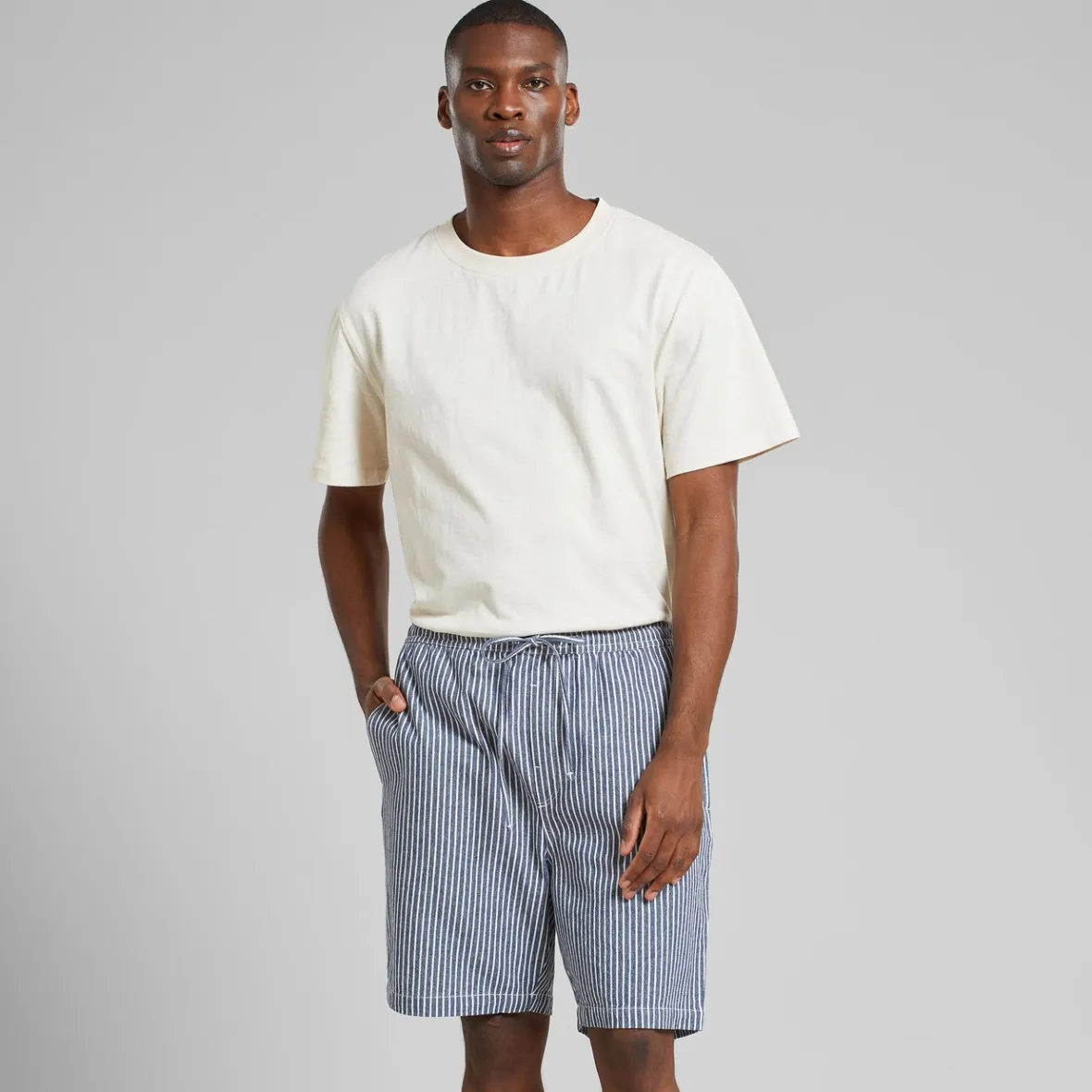 Nouveau Short de Travail Vejle Rayé Bleu - Modèle Exclusif en Promotion