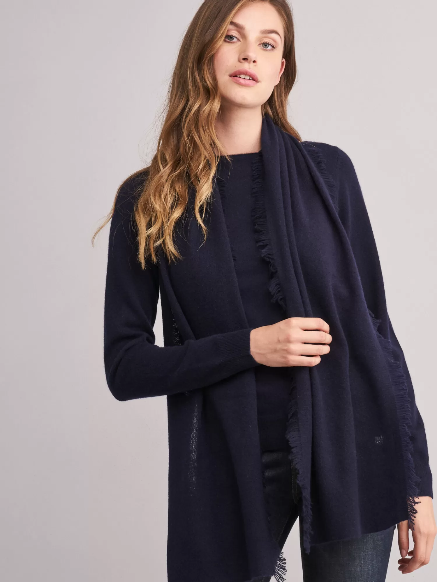 Écharpe en cachemire bio certifié à franges délicates - Accessoire tendance pour femme
