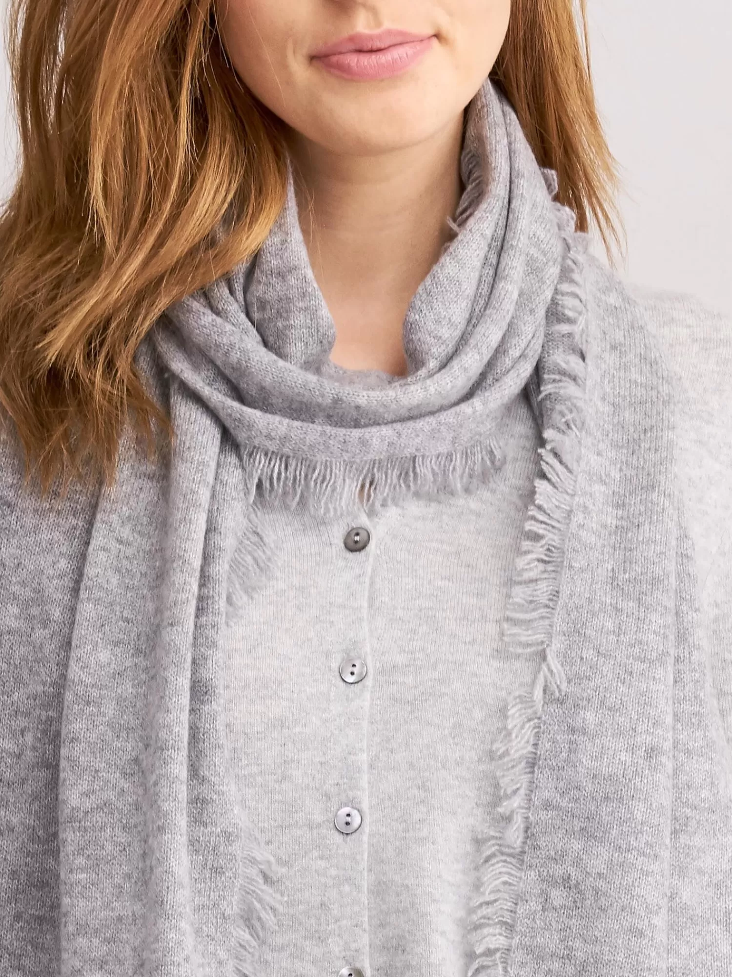 Écharpe en Cachemire Bio à Franges Délicates - Accessoire Tendance Bohème pour Femme