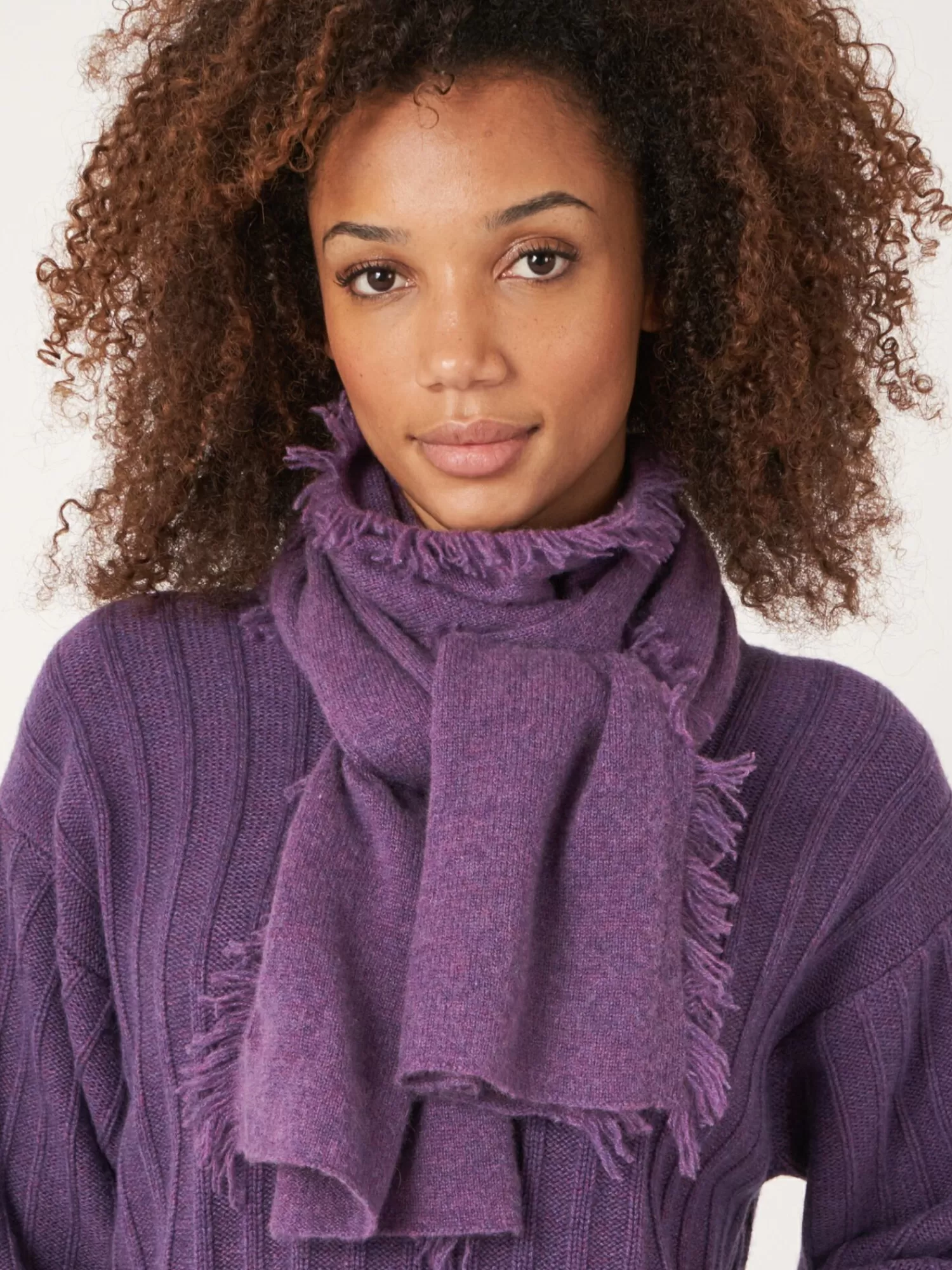 Écharpe Délicate en Cachemire Biologique à Franges - Accessoire Tendance pour Femme, Confort Ultime