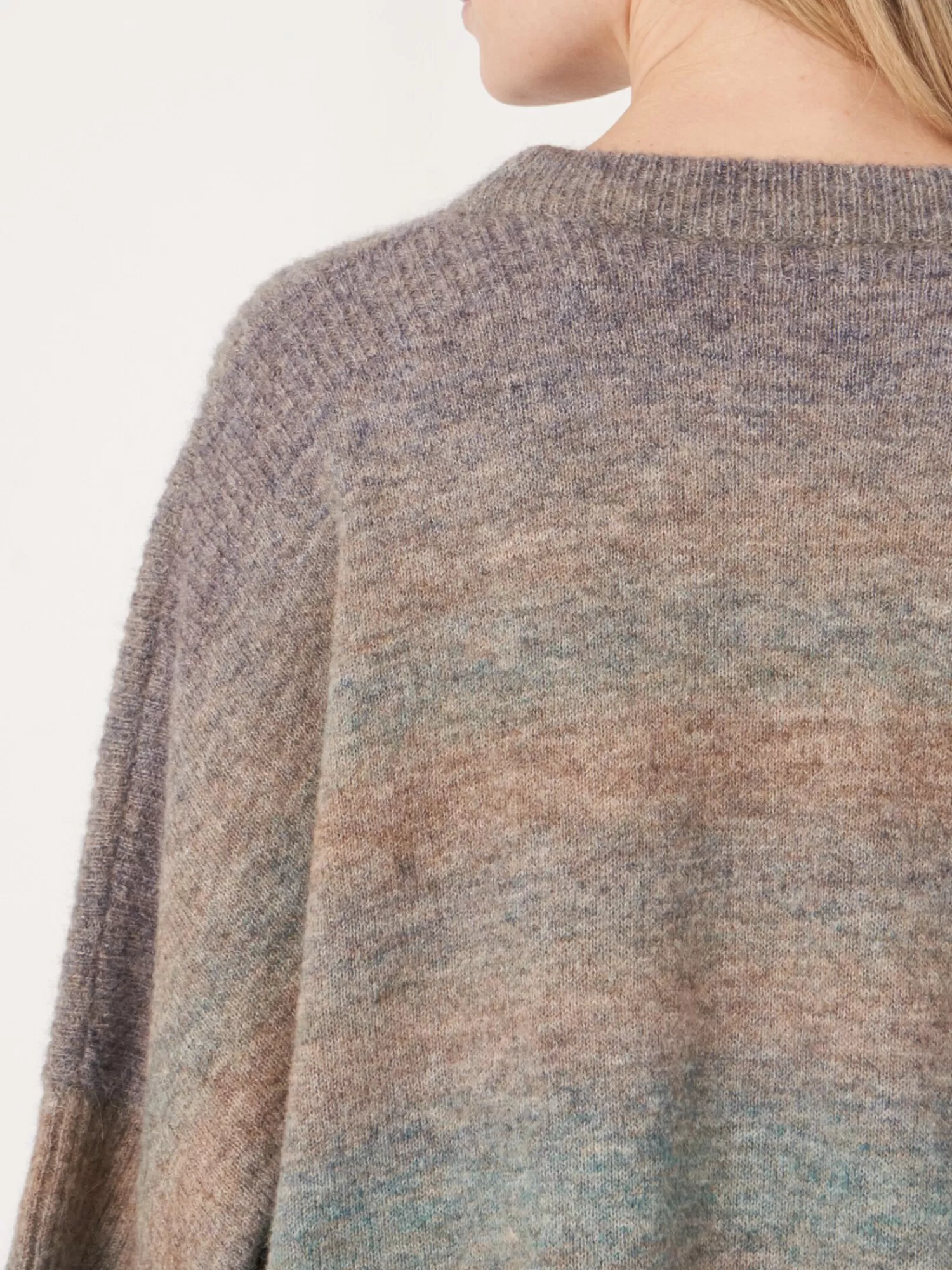 Poncho Tie-Dye Bohème en Laine Italienne - Pull Femme Léger et Doux pour Look Décontracté