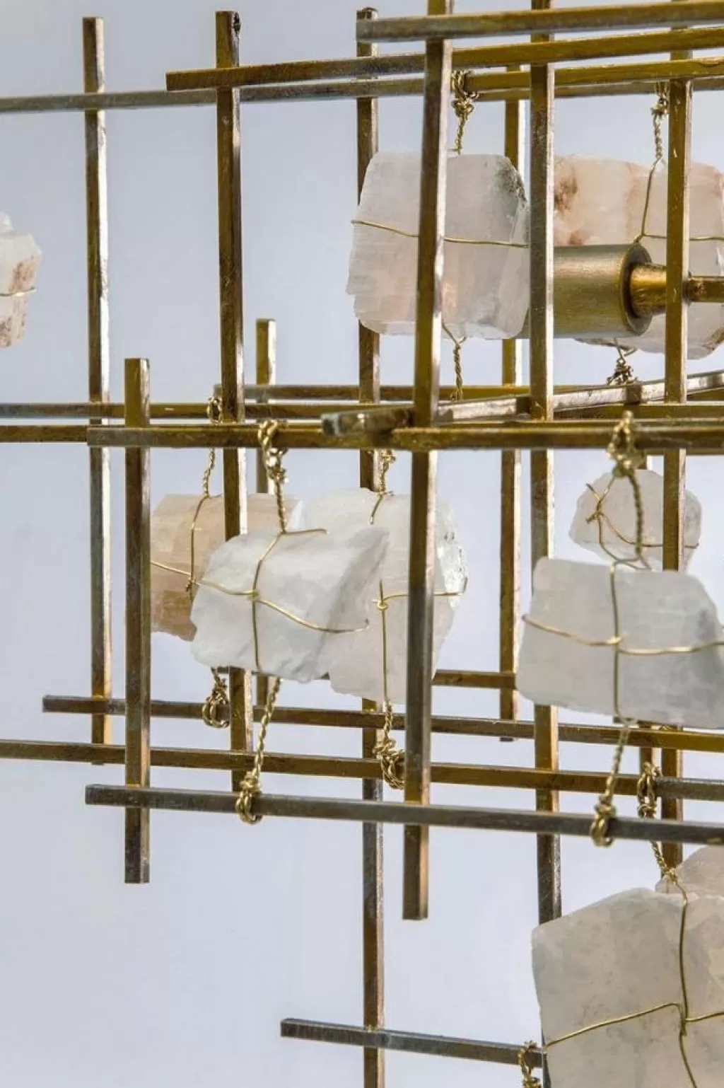 Luminaire suspendu design en pierre naturelle - Collection Mobile élégante par KARE