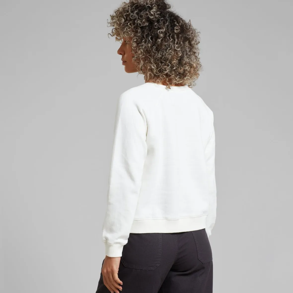 Doudoune Femme Ystad - Broderie Double Dauphin Blanc Cassé | Vente Élégante Confortable