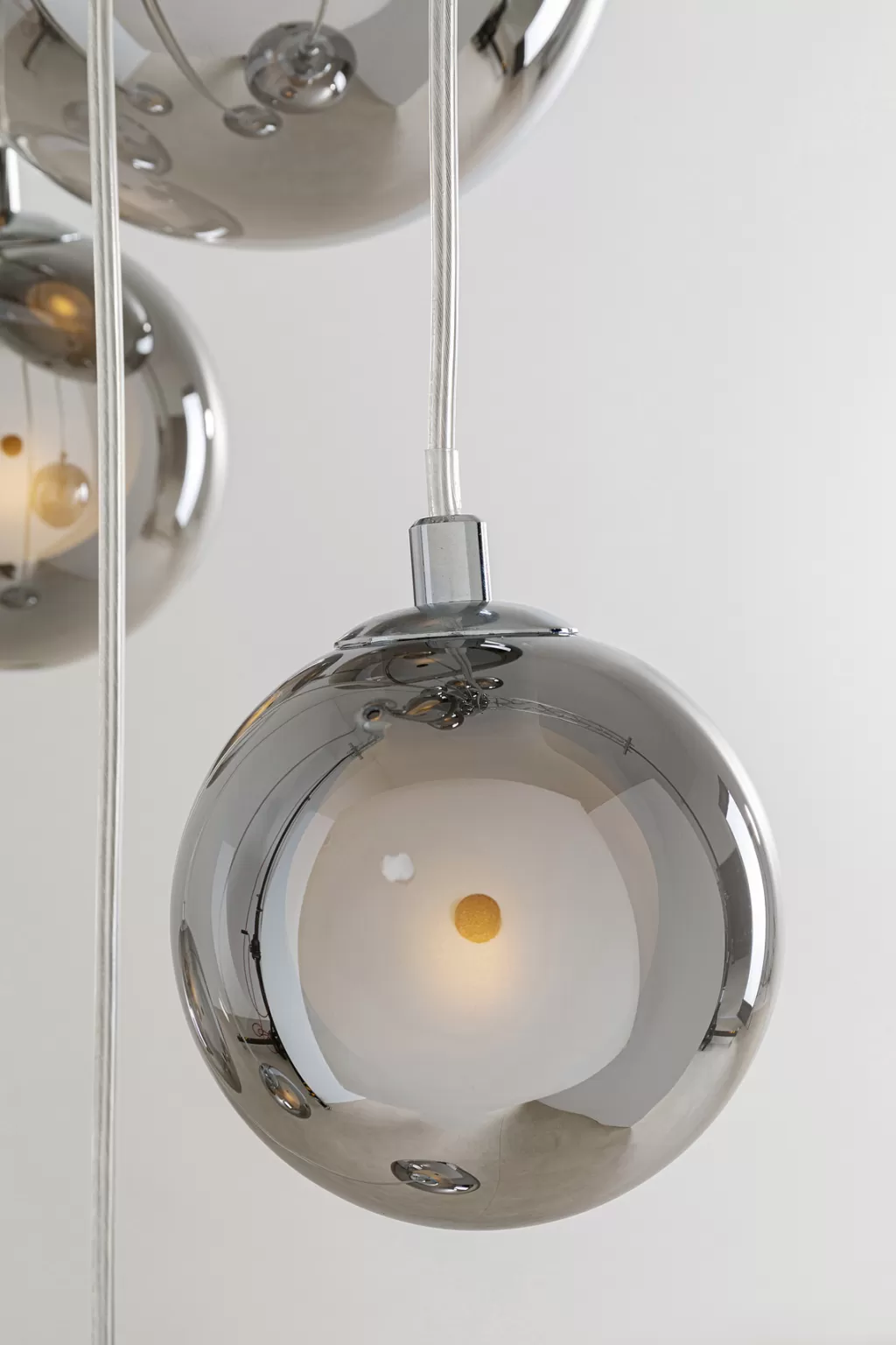 Lustre design Symphony par KARE - Finition chromée élégante pour ambiance moderne