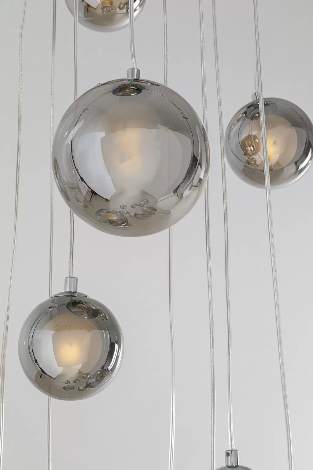 Lustre design Symphony par KARE - Finition chromée élégante pour ambiance moderne