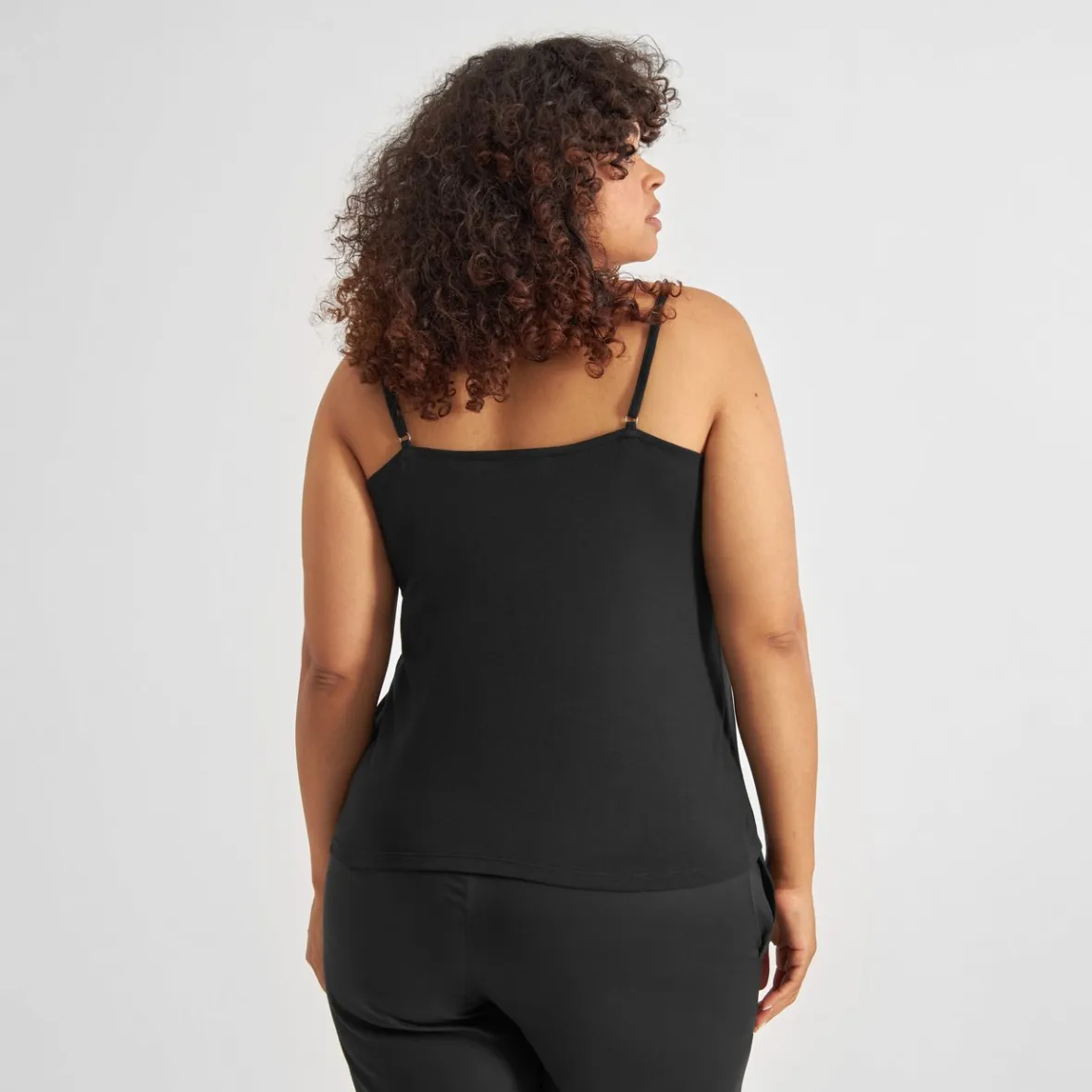Lykke : Collection Noir Essentielle - Promotions Exclusives en Ligne !