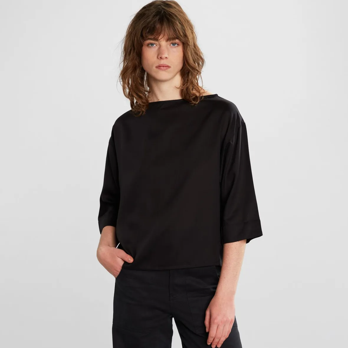 Découvrez la Collection Vellinge : Prêt-à-Porter Noir Élégant pour Femme - Mode Exclusive en Ligne