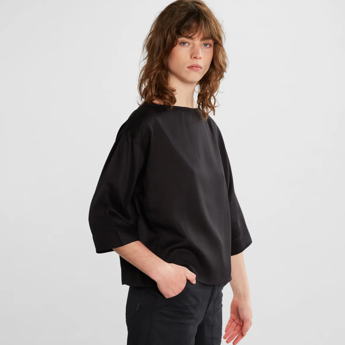 Découvrez la Collection Vellinge : Prêt-à-Porter Noir Élégant pour Femme - Mode Exclusive en Ligne