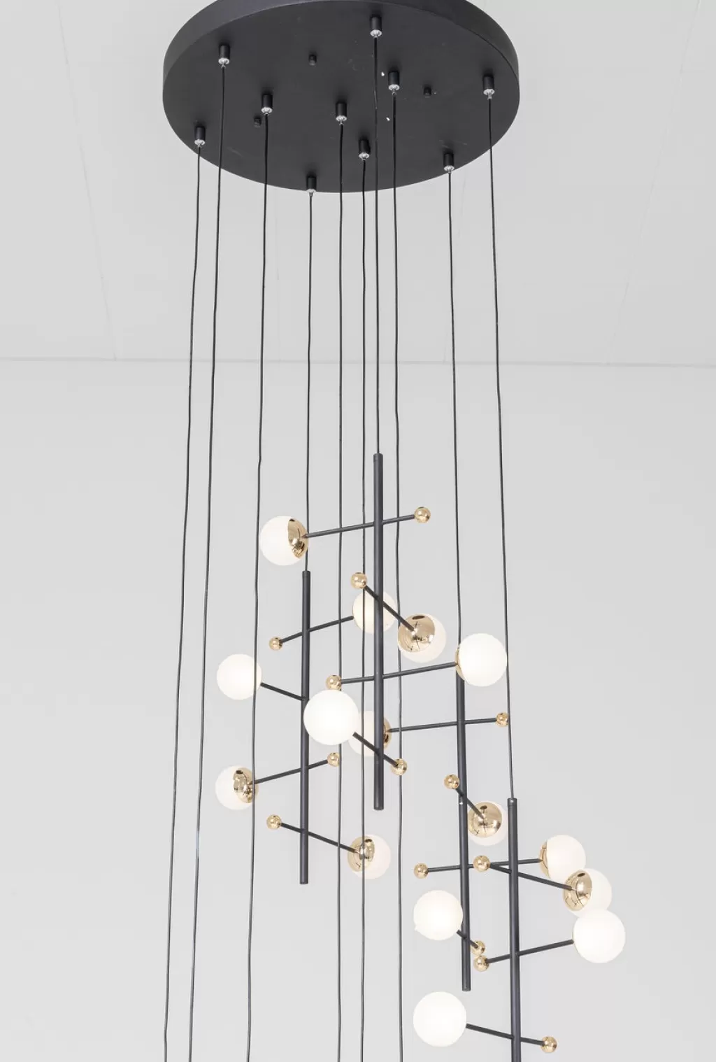 Luminaire Suspendu Design Trapèze KARE Design - Suspension Élégante Longueur 280 cm - Éclairage Moderne pour Salon et Salle à Manger