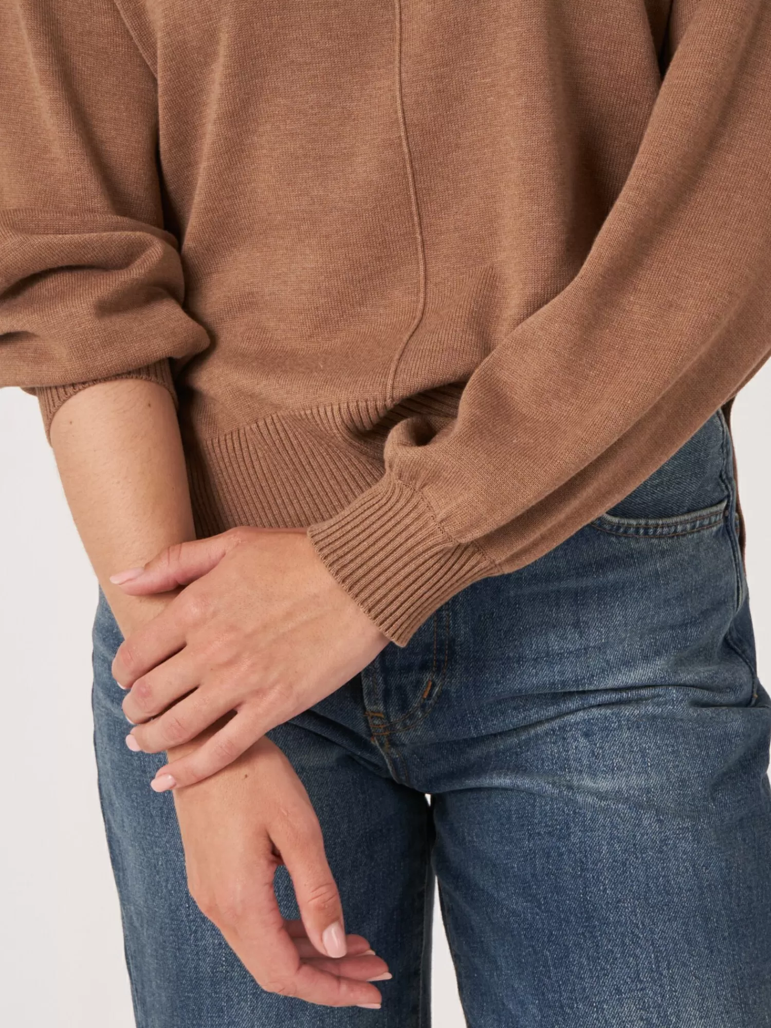 Pull femme doux et tendance - Col montant & manches ballon en mélange coton, idéal pour un look moderne et confortable