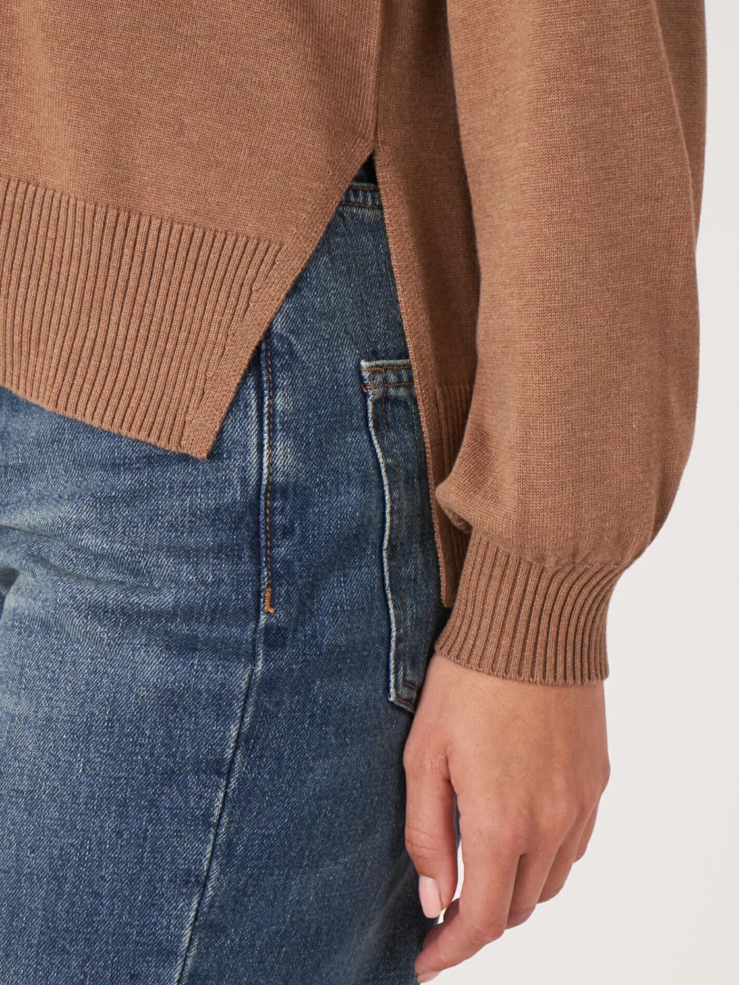 Pull femme doux et tendance - Col montant & manches ballon en mélange coton, idéal pour un look moderne et confortable