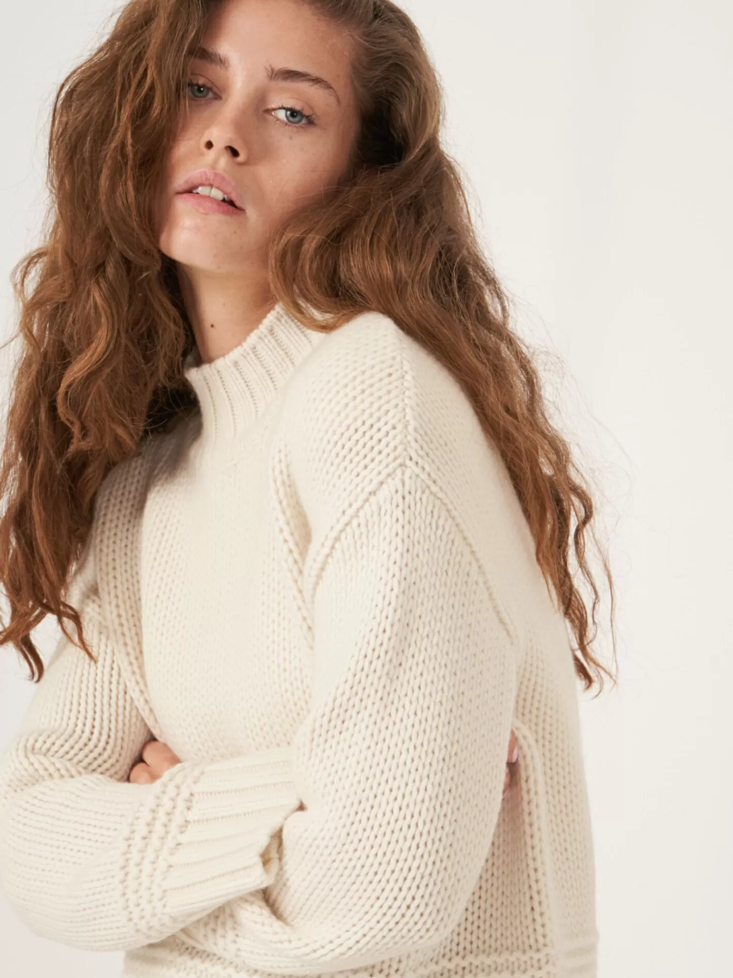 Pull Femme Chic à Col Montant avec Motifs Ajourés - Style Urbain Hiver 2024