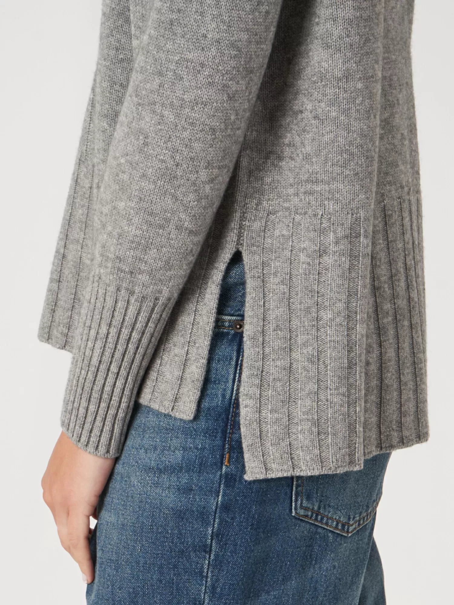 Pull Femme Hiver 2024 - Col Montant Élégant avec Motif Câble Détaillé - Collection Déstockage Exclusif