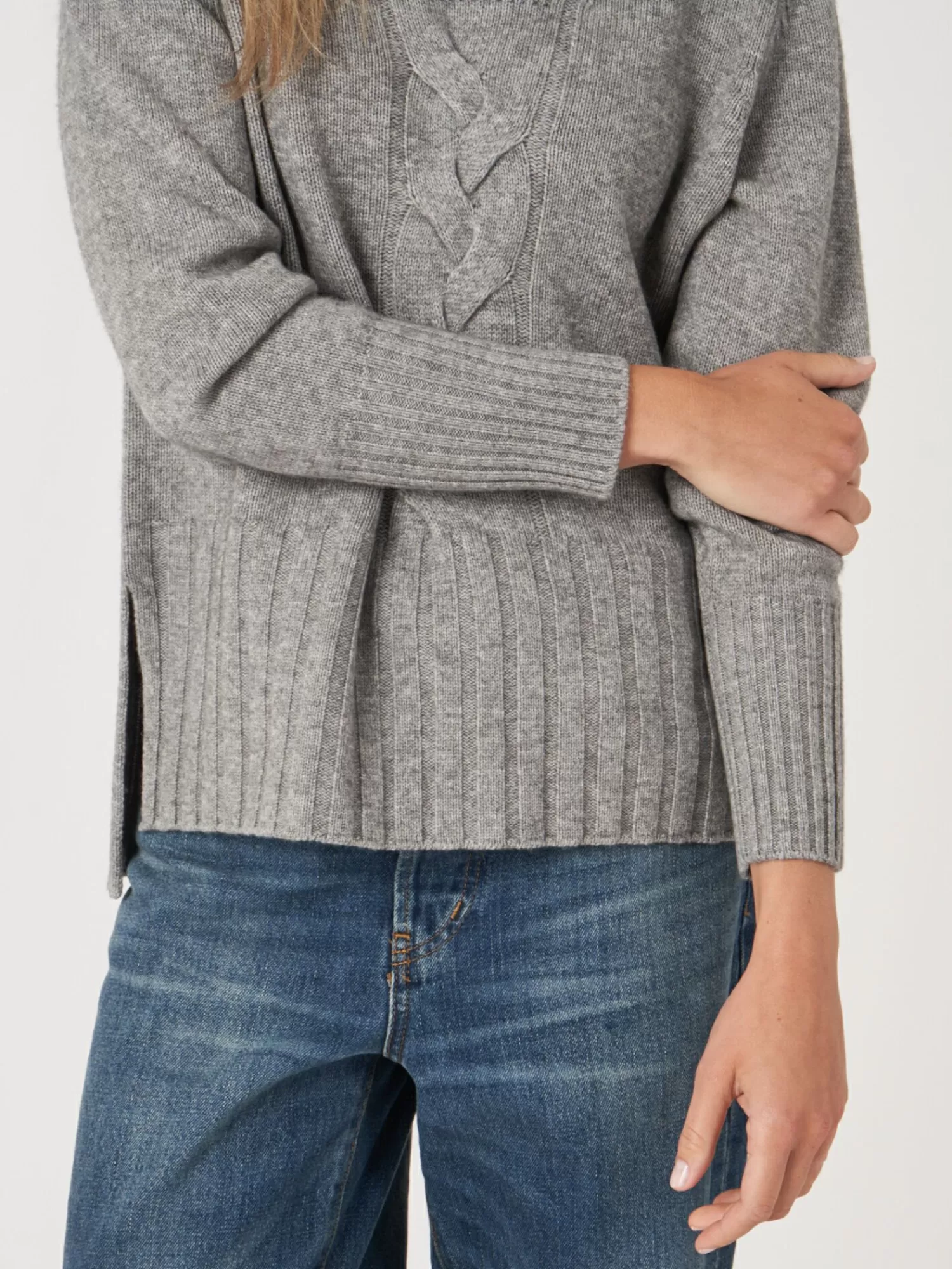 Pull Femme Hiver 2024 - Col Montant Élégant avec Motif Câble Détaillé - Collection Déstockage Exclusif