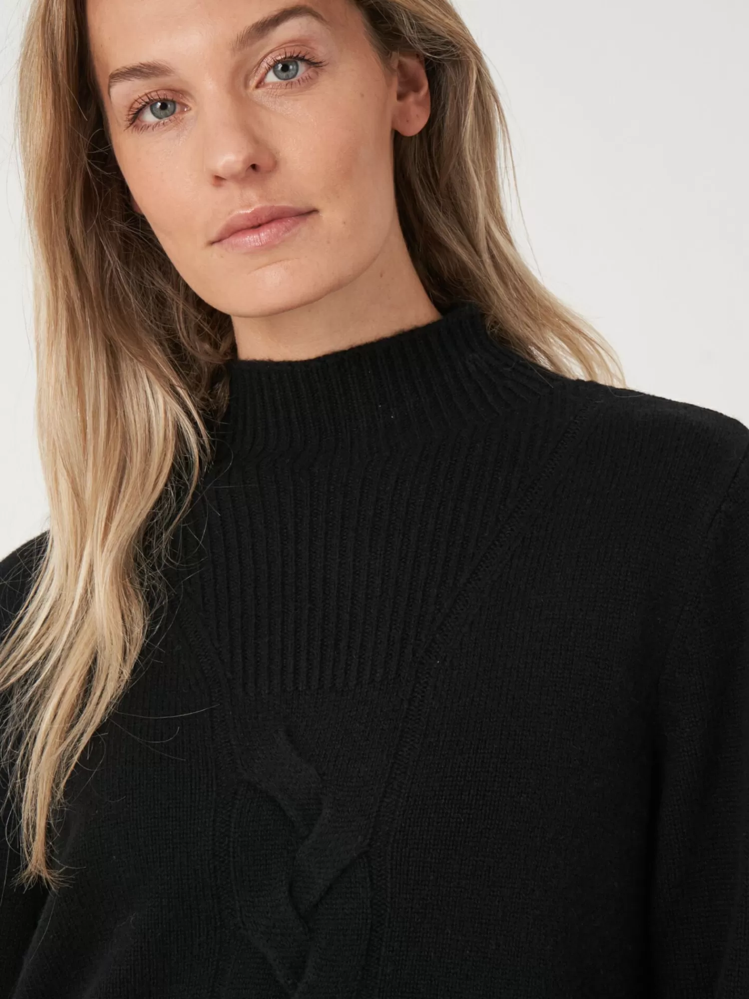 Pull Femme Col Montant - Tendance Torsadée & Style Intemporel | Promotion Exclusive
