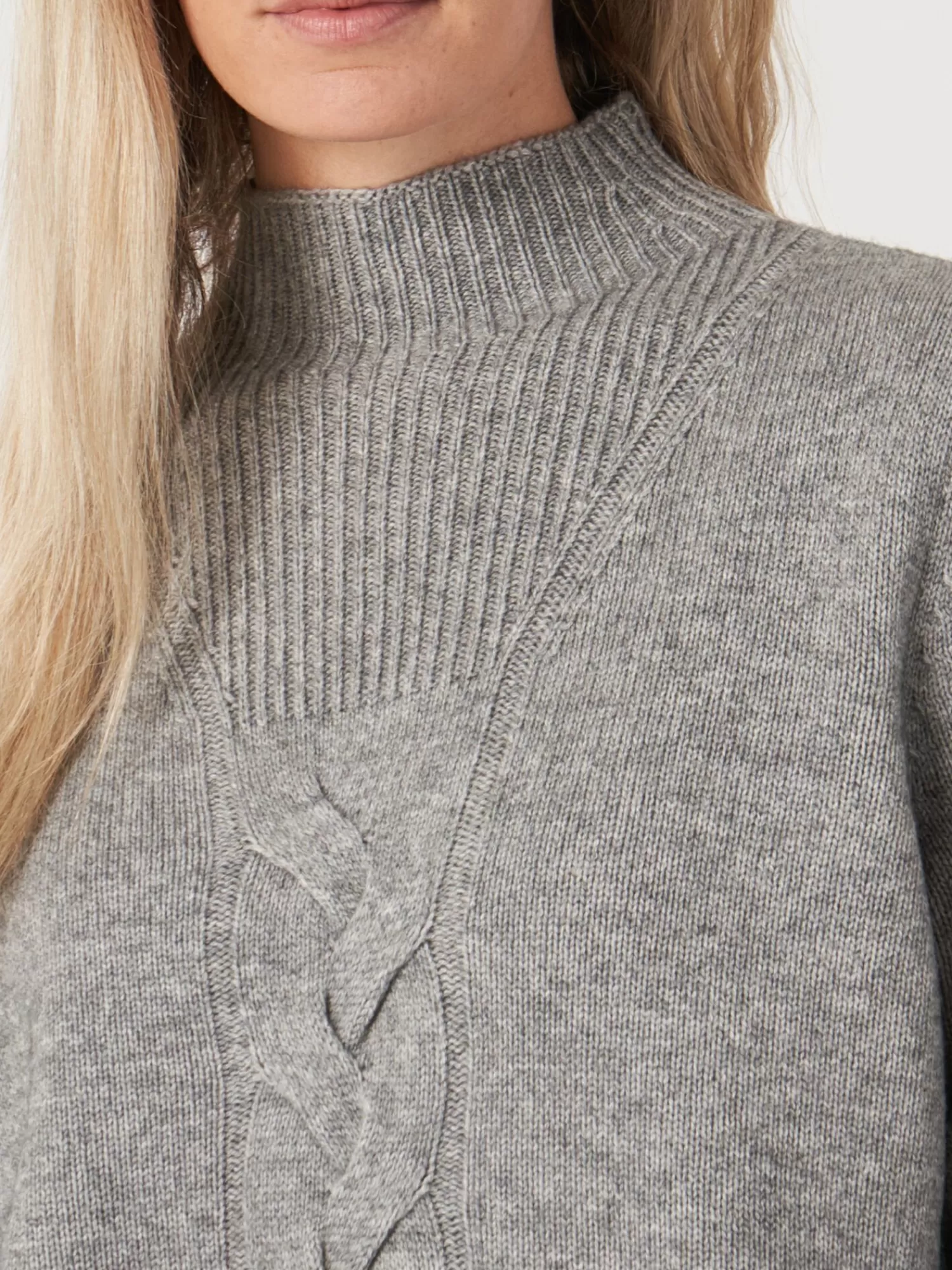 Pull Femme Hiver 2024 - Col Montant Élégant avec Motif Câble Détaillé - Collection Déstockage Exclusif